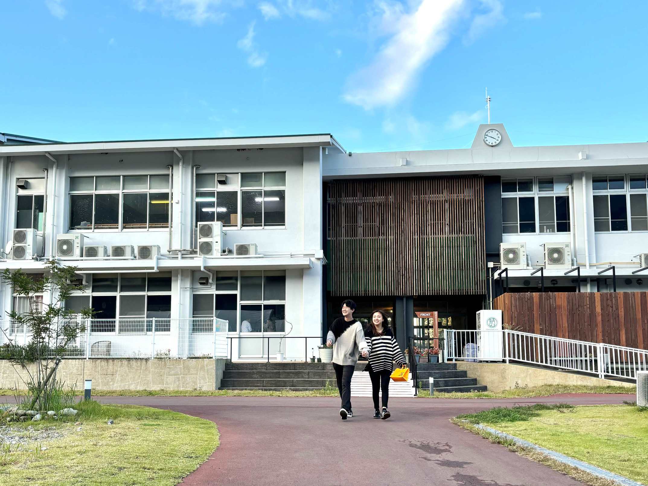 【素泊り】遊べる夏旅！家族みんなでプールざんまい！飲み放題付プラン！