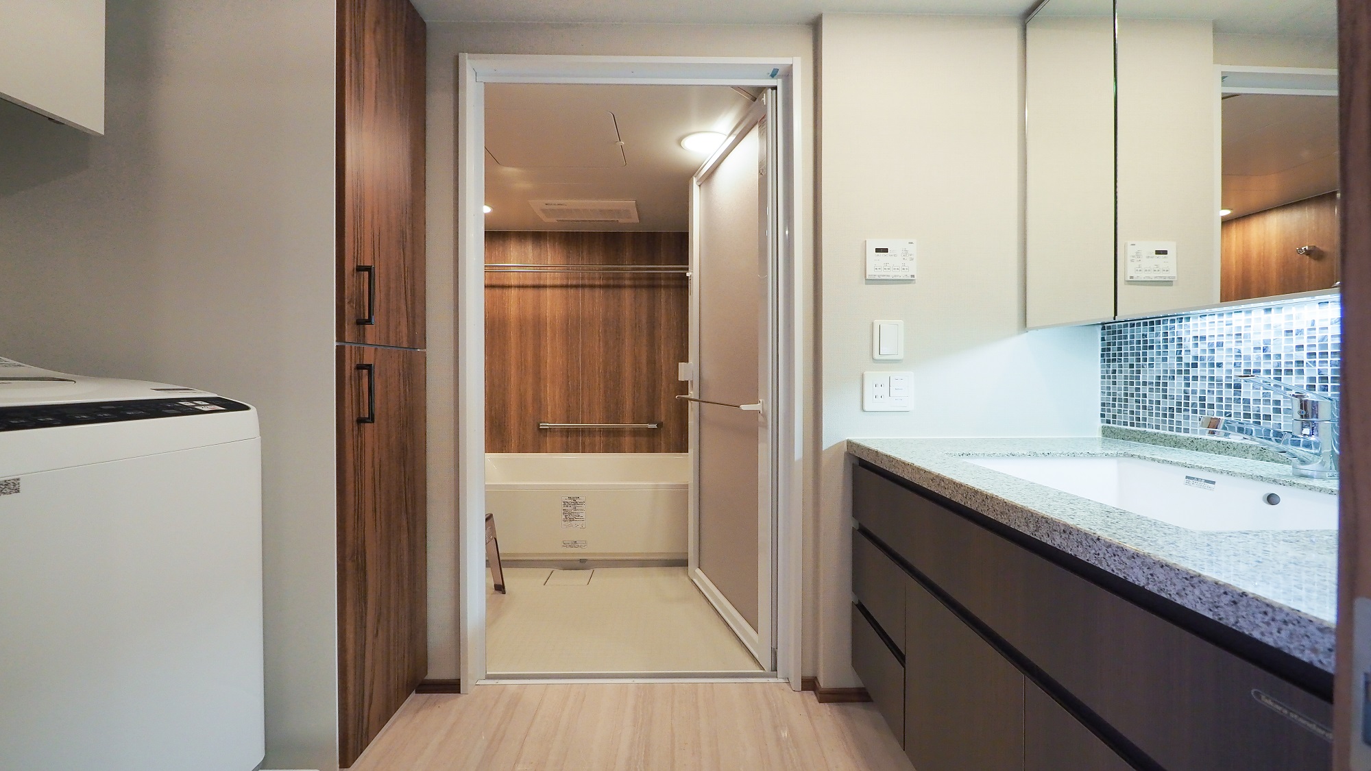 和モダン1ベッドルームデラックス  キッチン・洗濯機付き