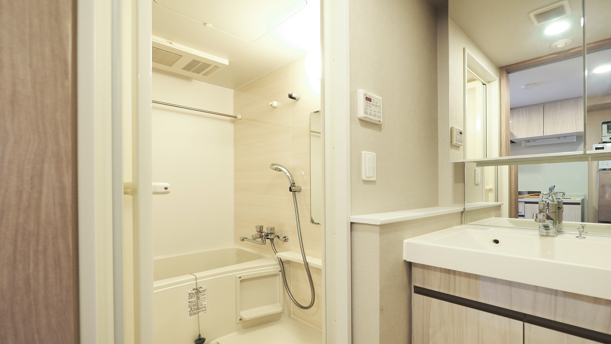 ダブルルーム キッチン・洗濯機付き