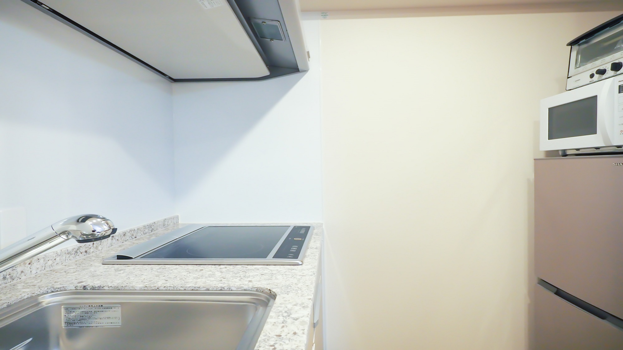 ツイン＆ロフトベッド ファミリールーム キッチン・洗濯機付き