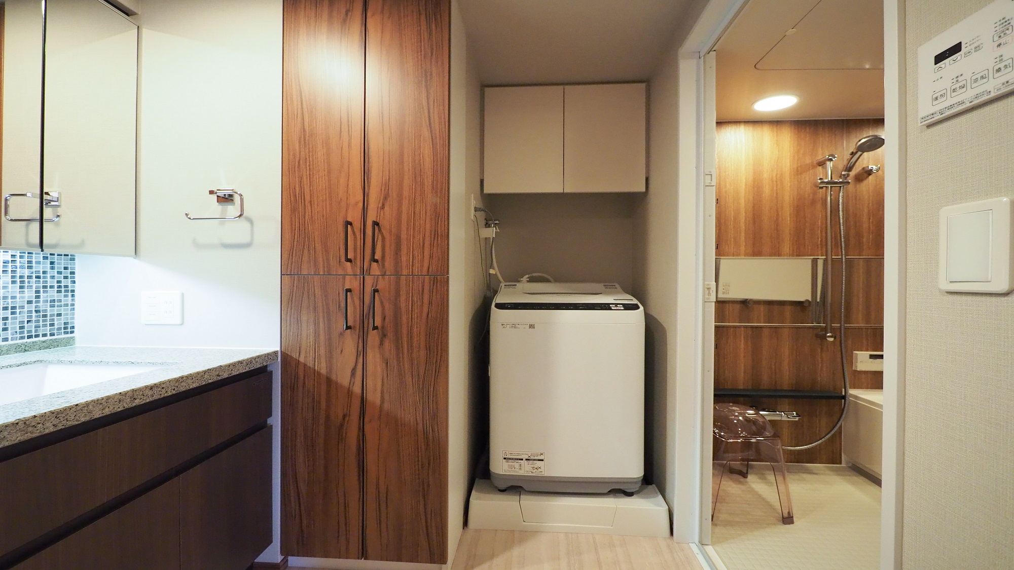 ルーフバルコニー付 1ベッドルーム プレミア キッチン・洗濯機付き