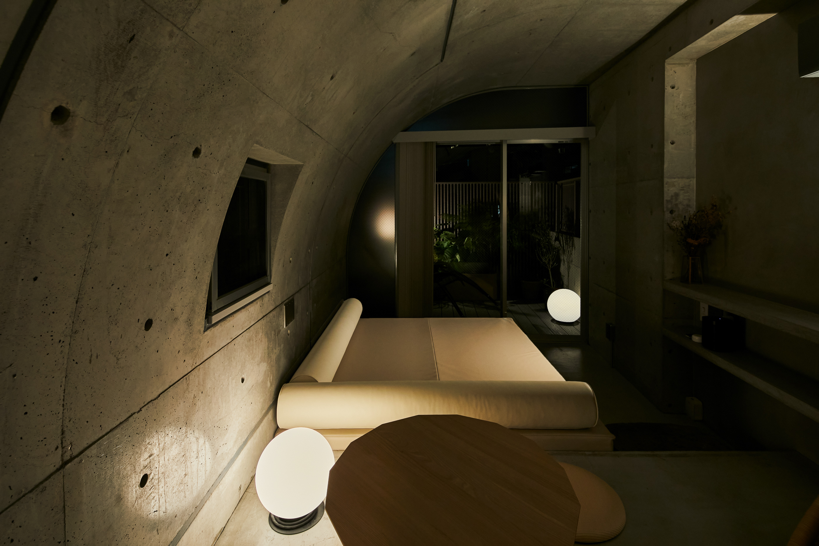 クイーンベッド