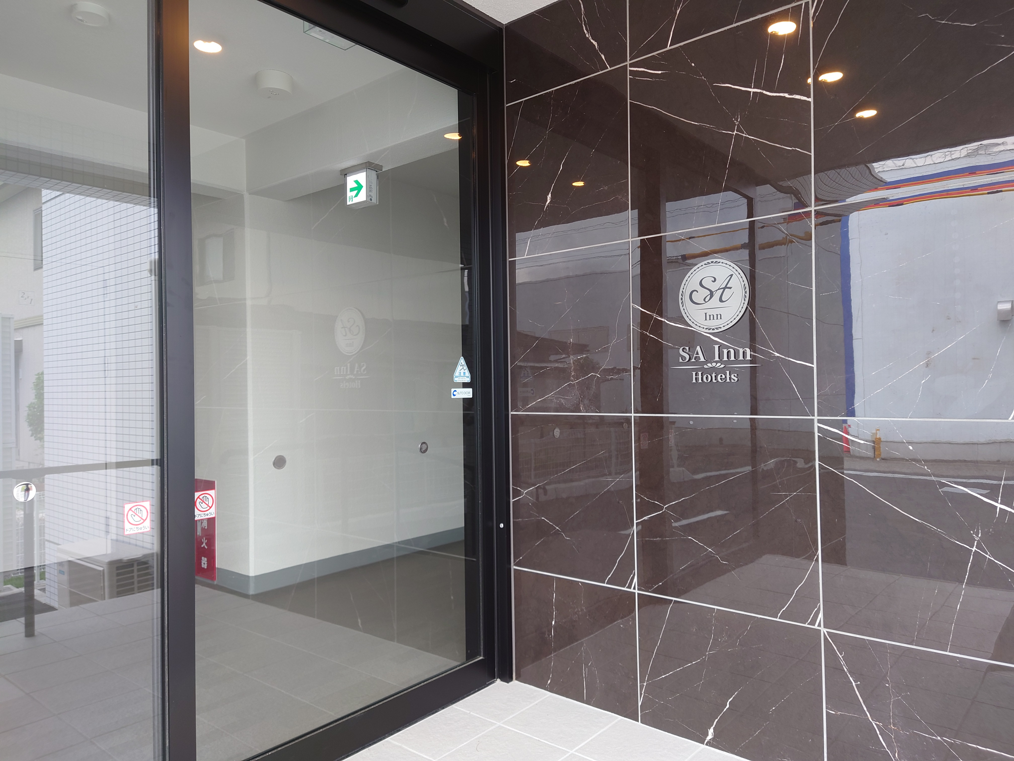 外観　エントランス