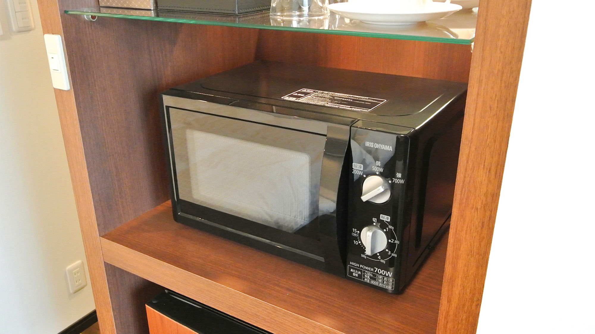 ・【客室設備】電子レンジがございますので、疲れた日でも手軽に温かいご飯をお召し上がりいただけます