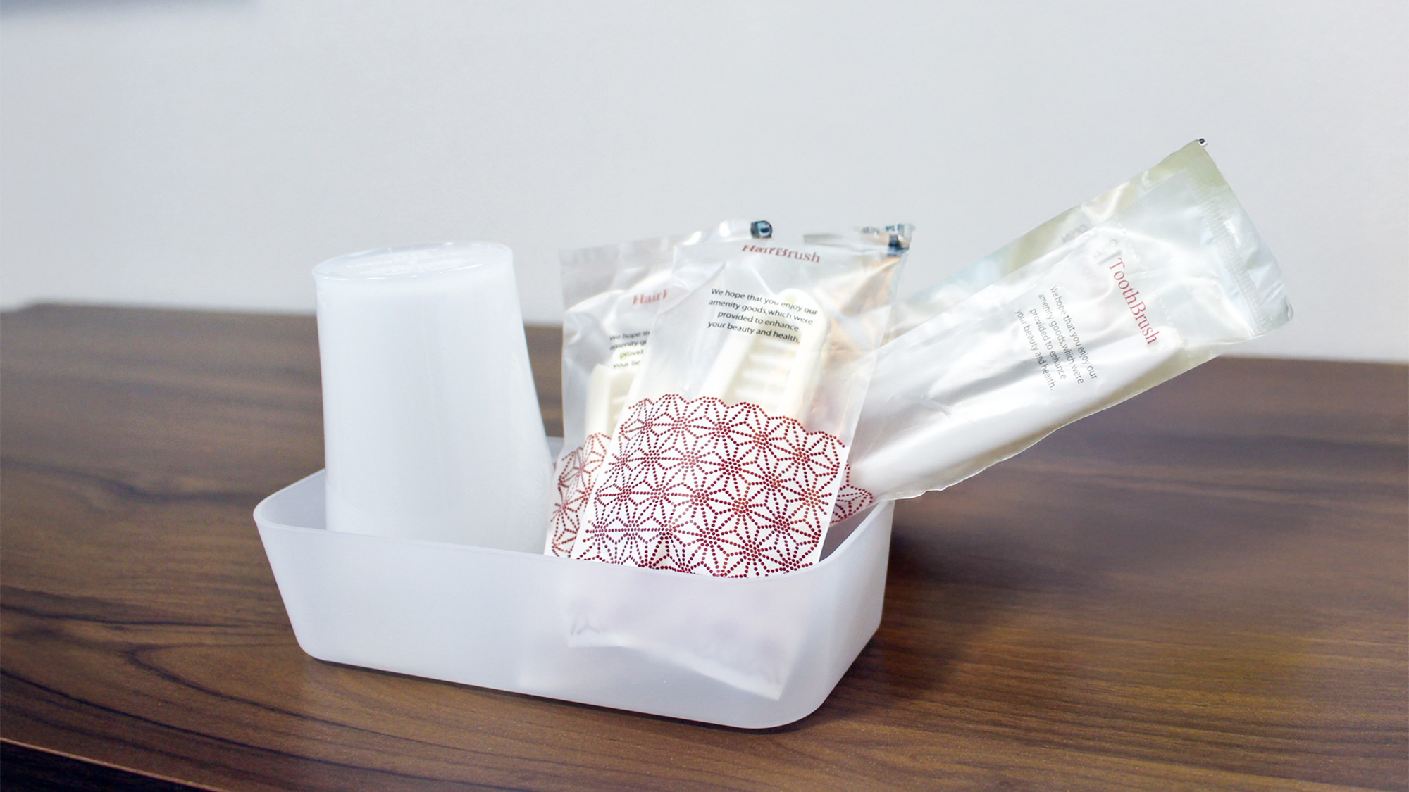 ・【アメニティ】ヘアブラシや歯ブラシなどをご用意しております。細かい荷物を減らしてお越しください