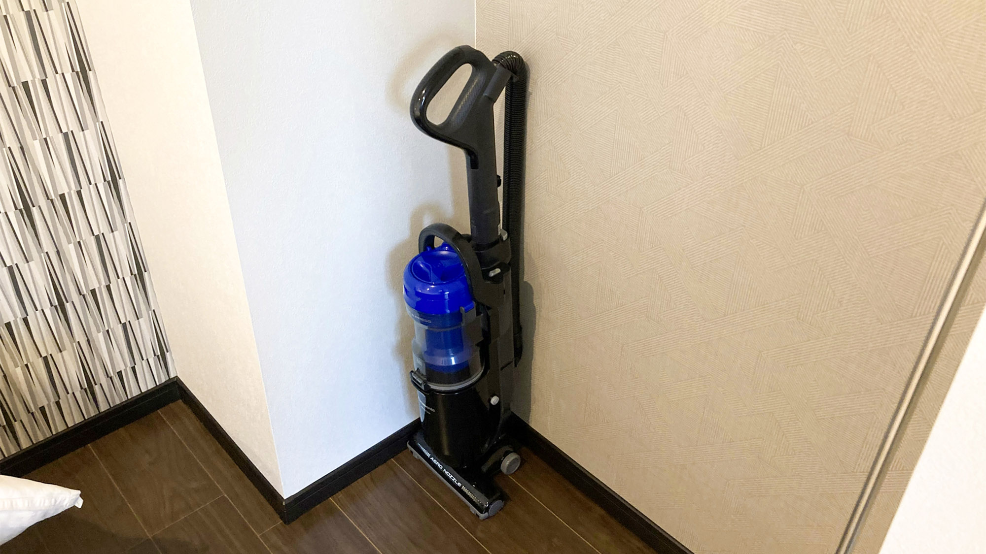 ・【客室設備】お部屋には掃除機を完備。いつでも掃除が可能で、滞在中は清潔にお過ごしいただけます