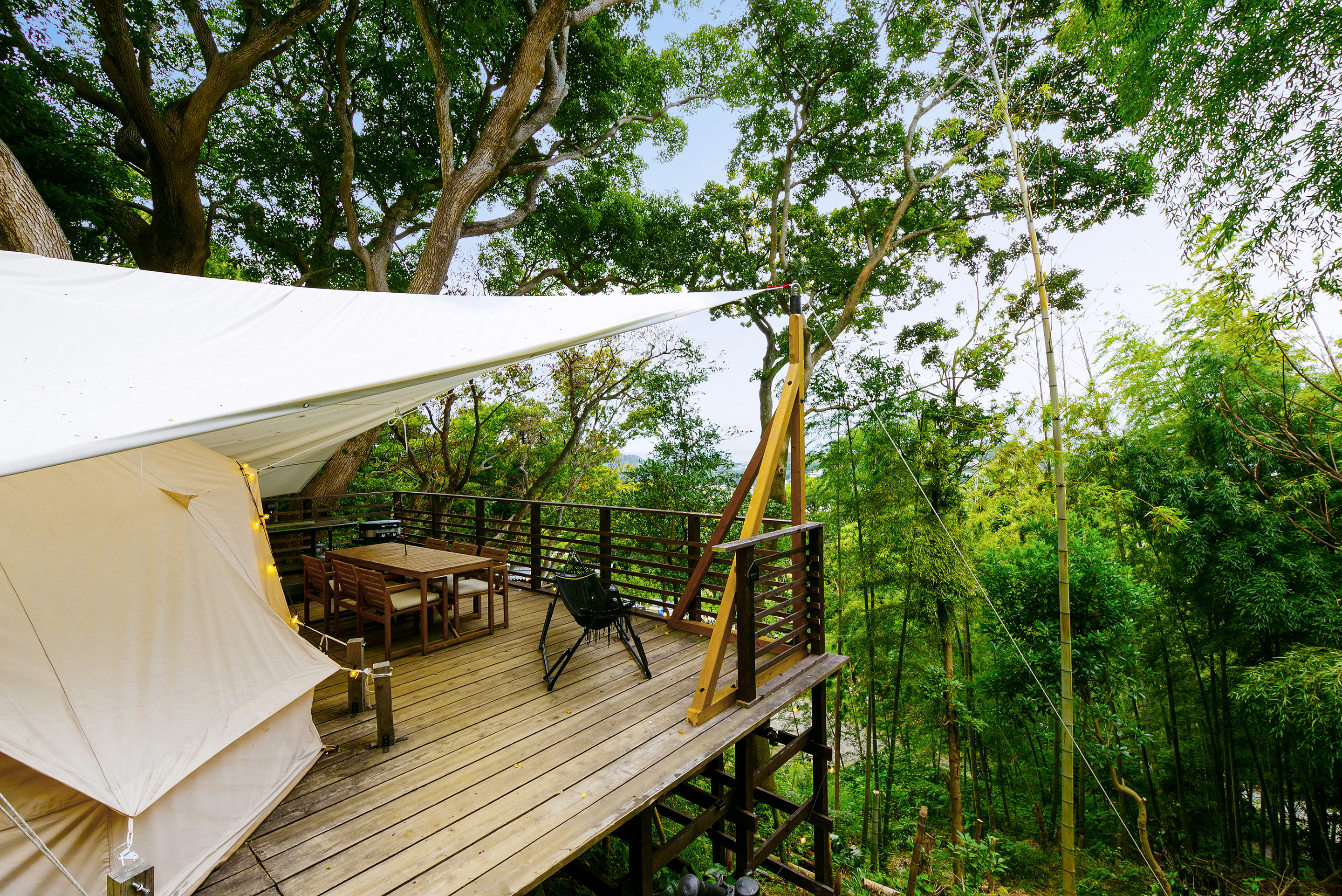 丘の上のスィートテント 外観