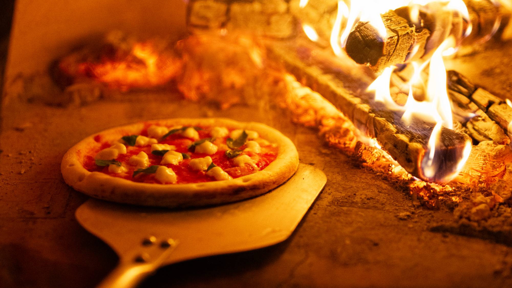 【ウェルカムピザ】窯焼きで焼き上げた、“サクサク＆もちもち”食感の手作りピザ♪