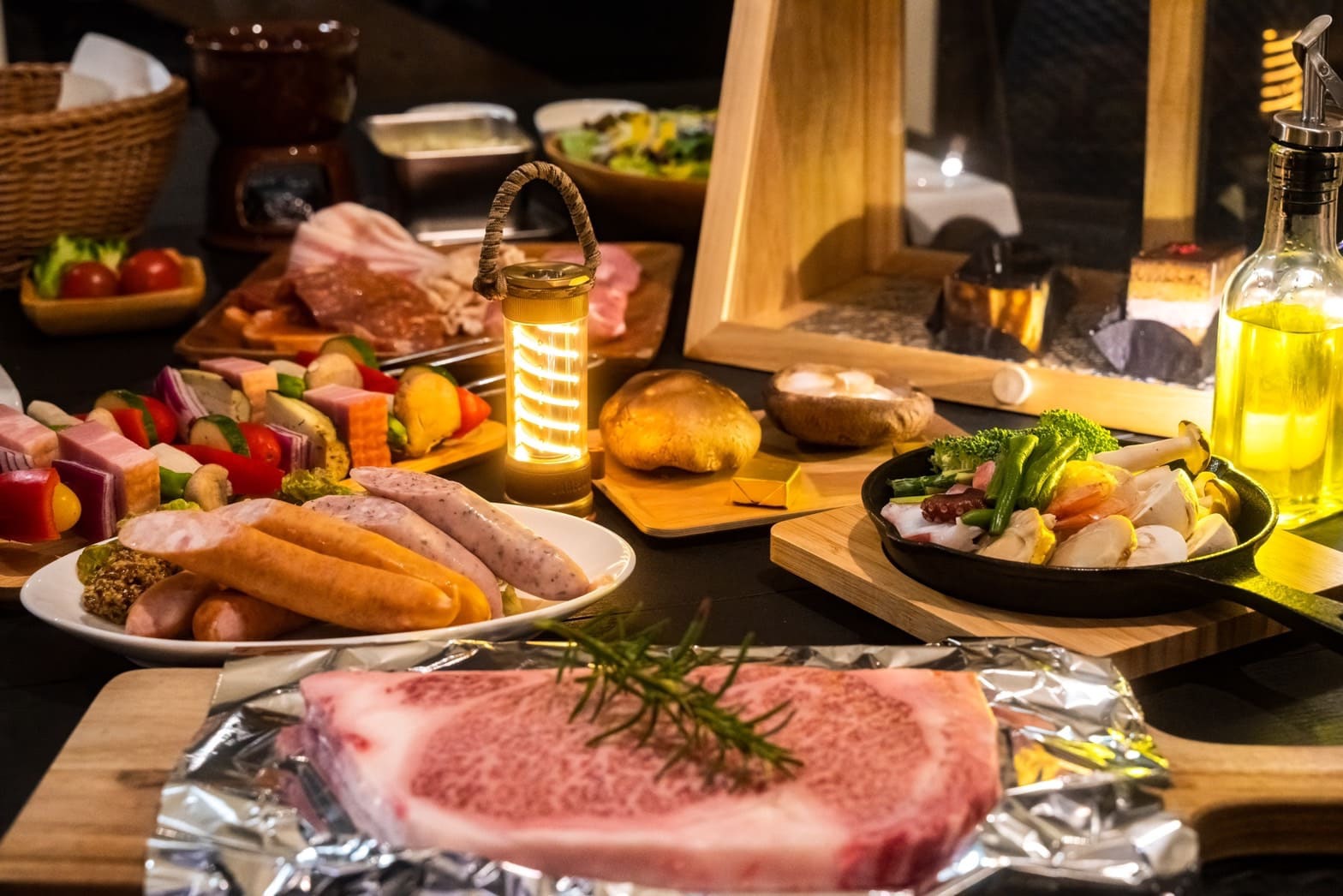 満天の星空グランピング♪和牛サーロインや地元食材を使ったBBQ！蛍観賞やニジマス掴み取りで夏を満喫♪
