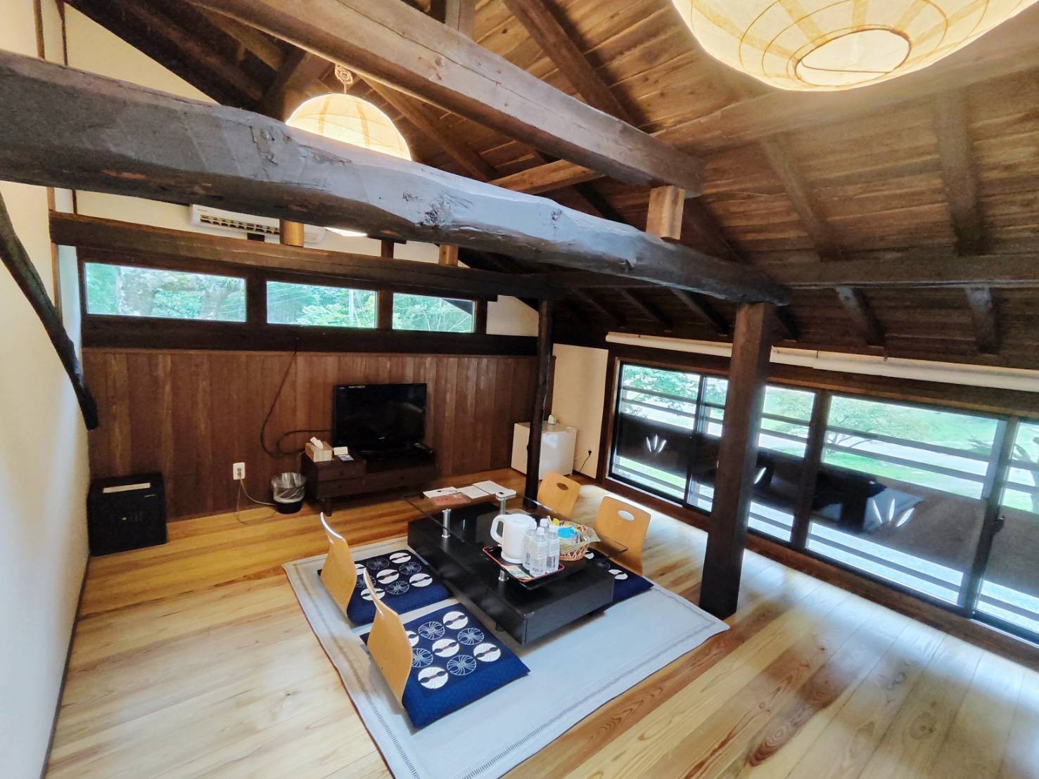 古民家4人部屋「そよかぜ」