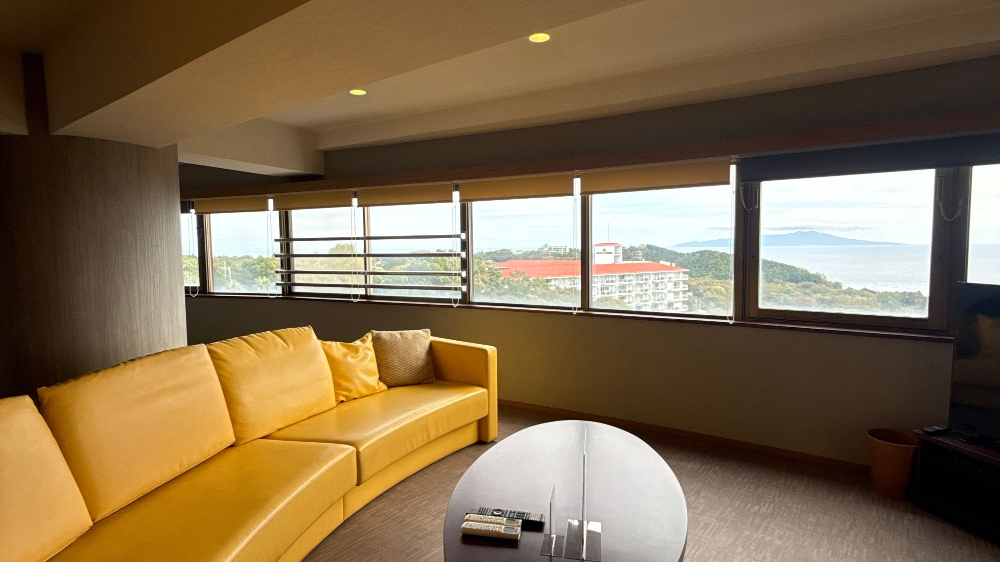 【1室限定】グランドルーム・大人専用／6名様までお泊りいただける広々とした客室です。