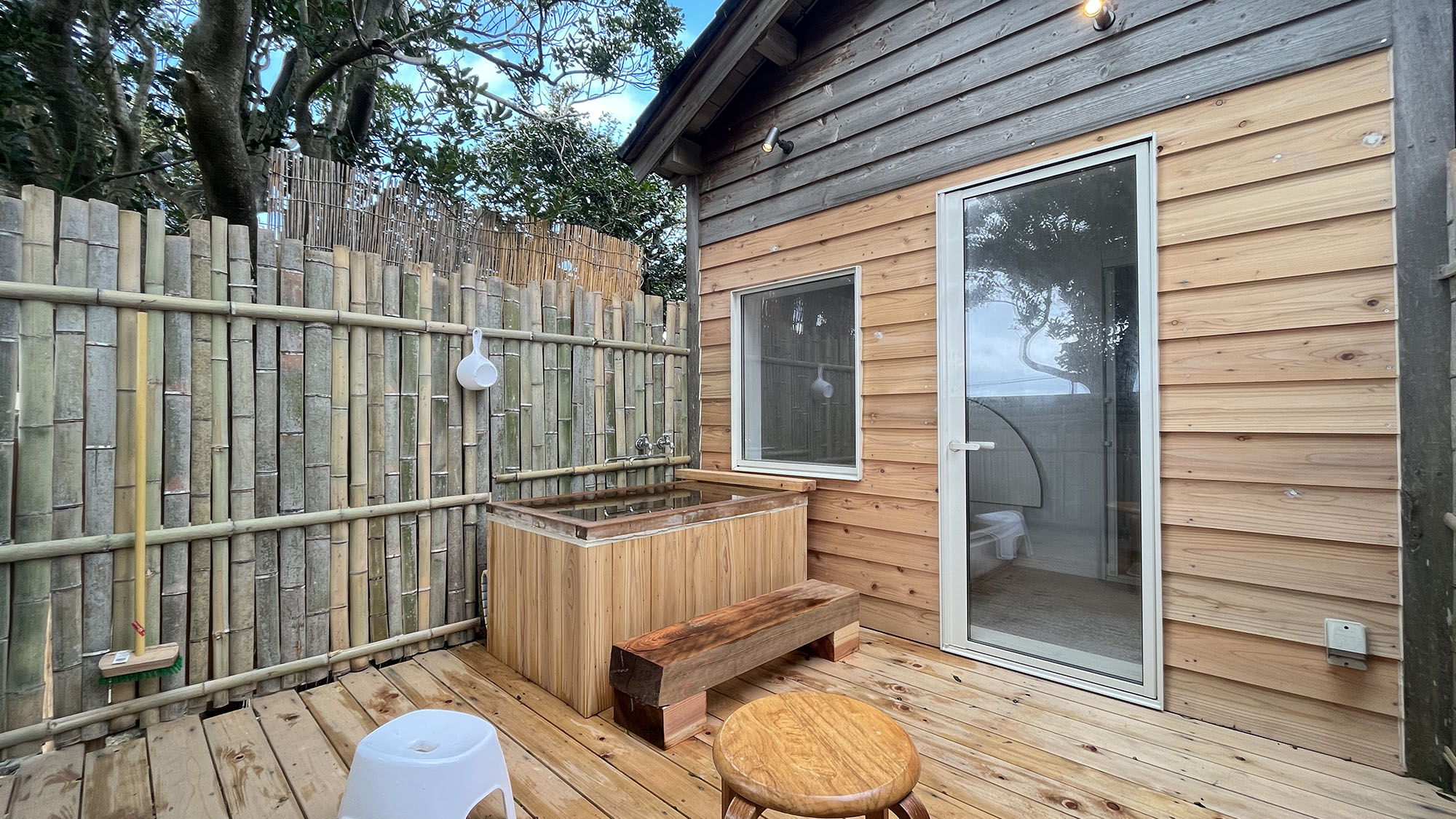 日本海が望める温泉露天風呂(運び湯)です。