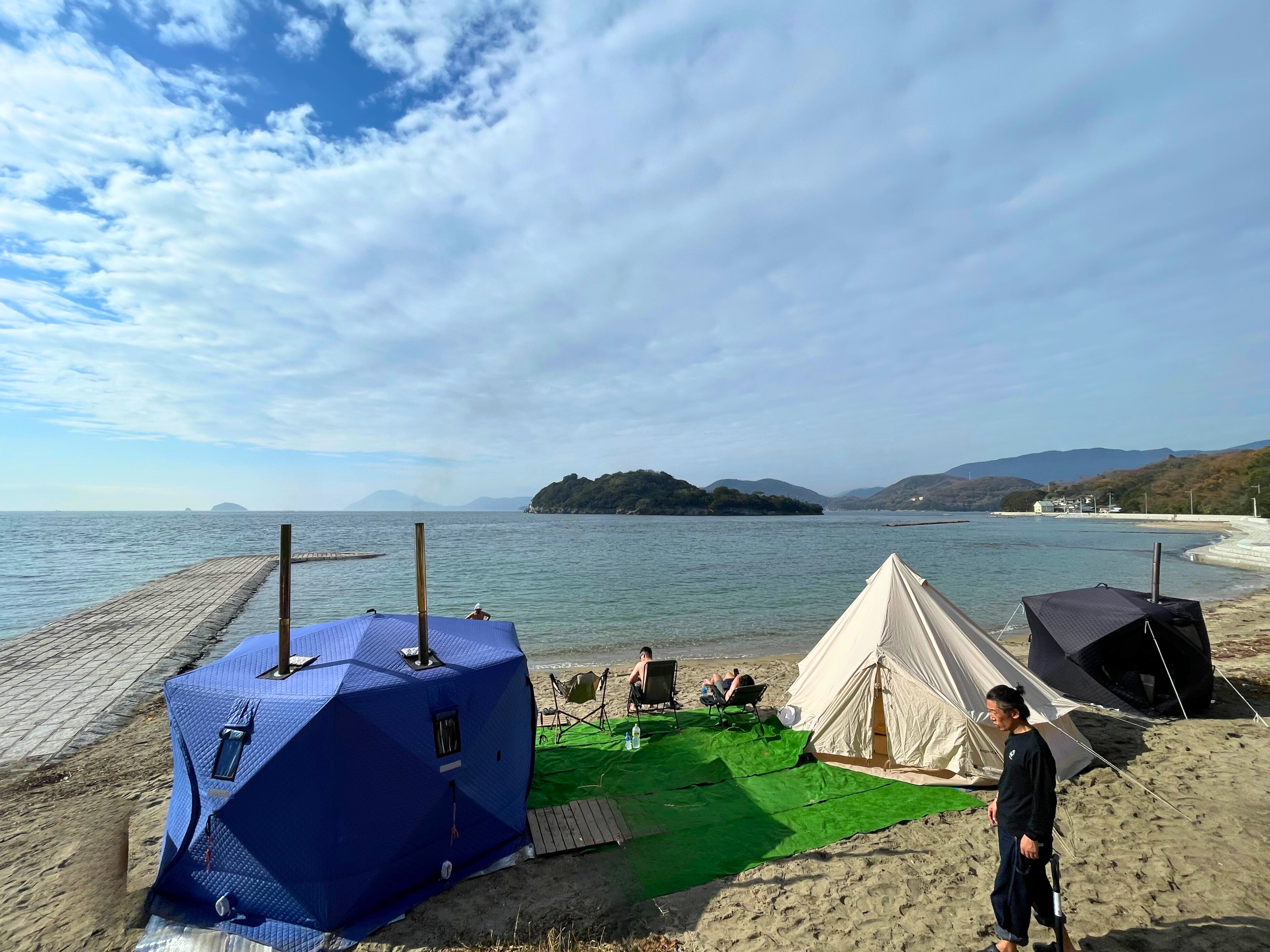 【キャンプ】前の浜辺ではさまざまな楽しみがございます