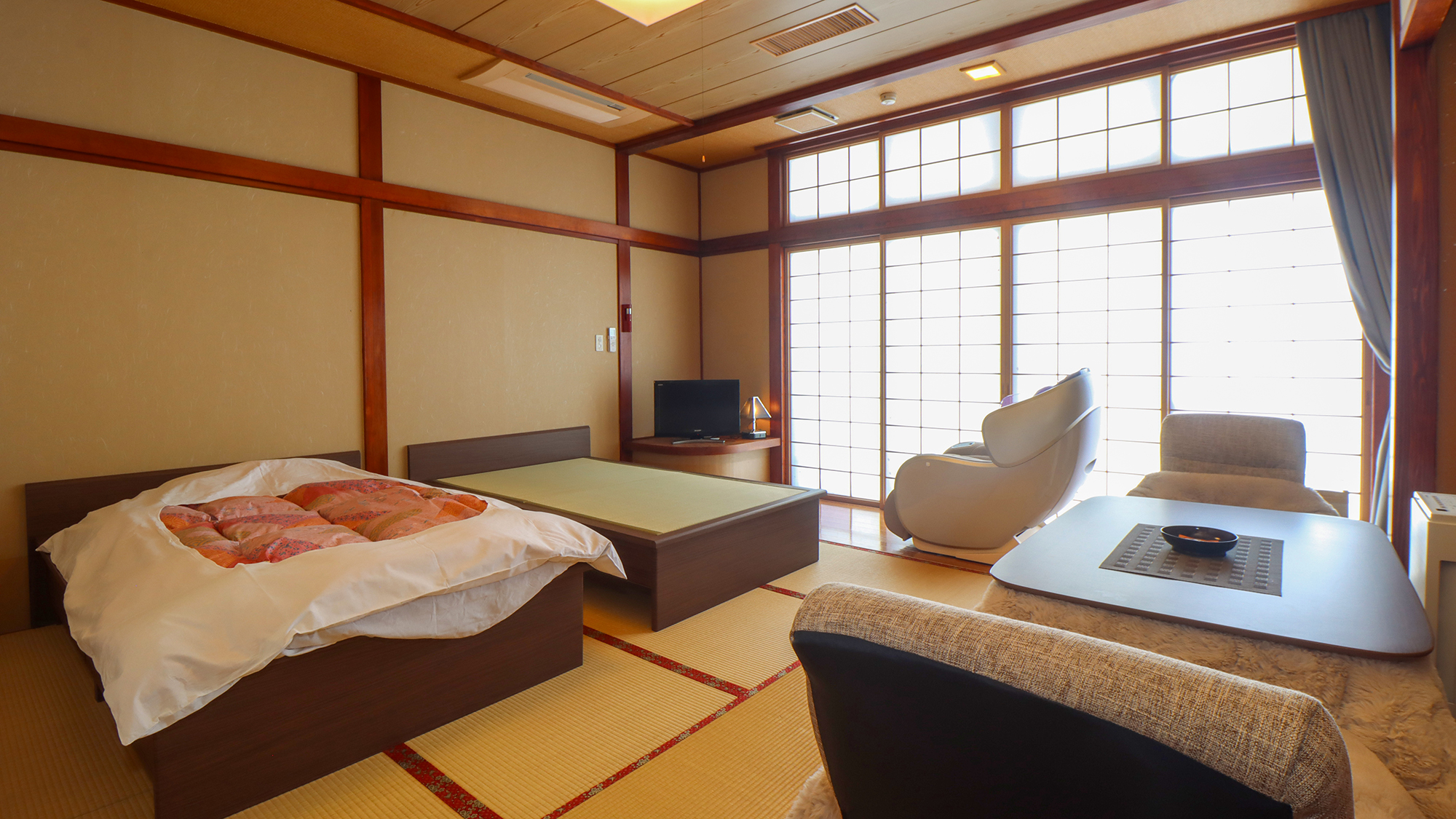 #特別室 特別室はバリアフリーに配慮しており、段差のない出入口となっております