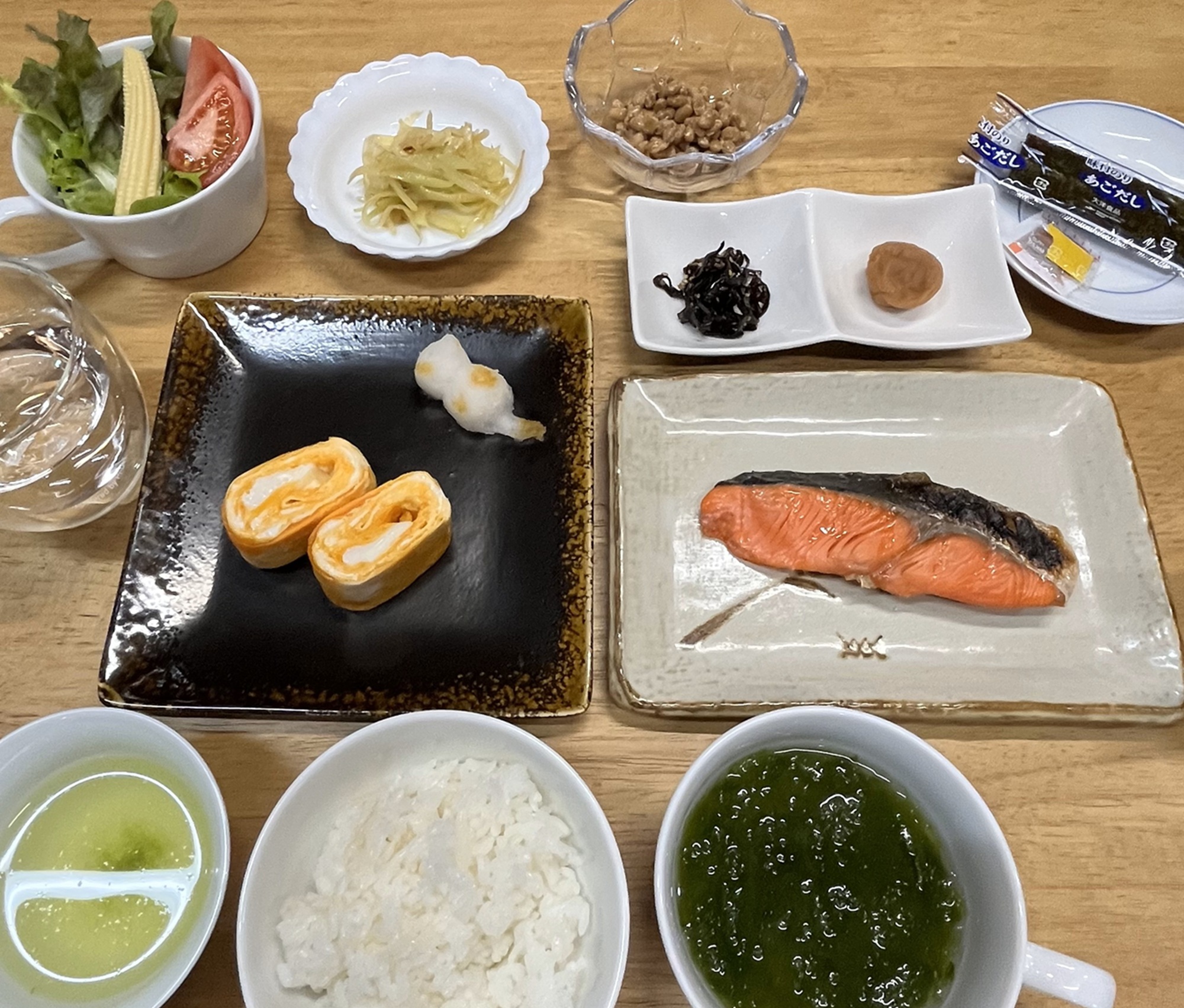 朝食