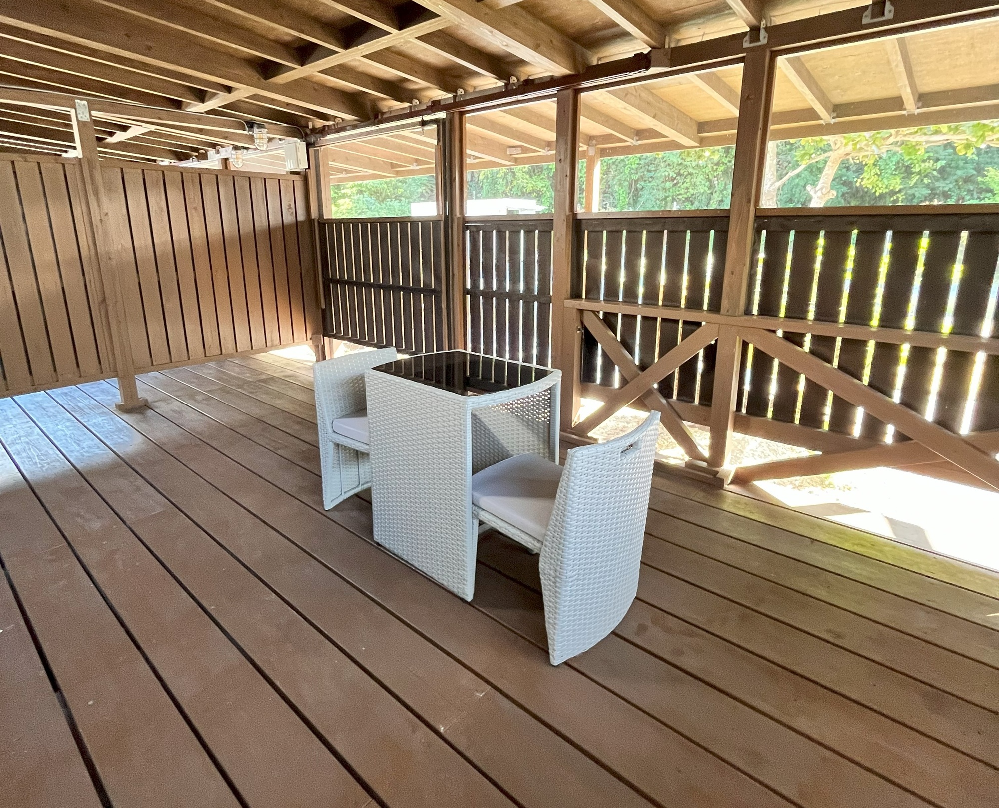 villa2・ウッドデッキでホッとコーヒータイム蚊帳張りなので虫の心配なし♡