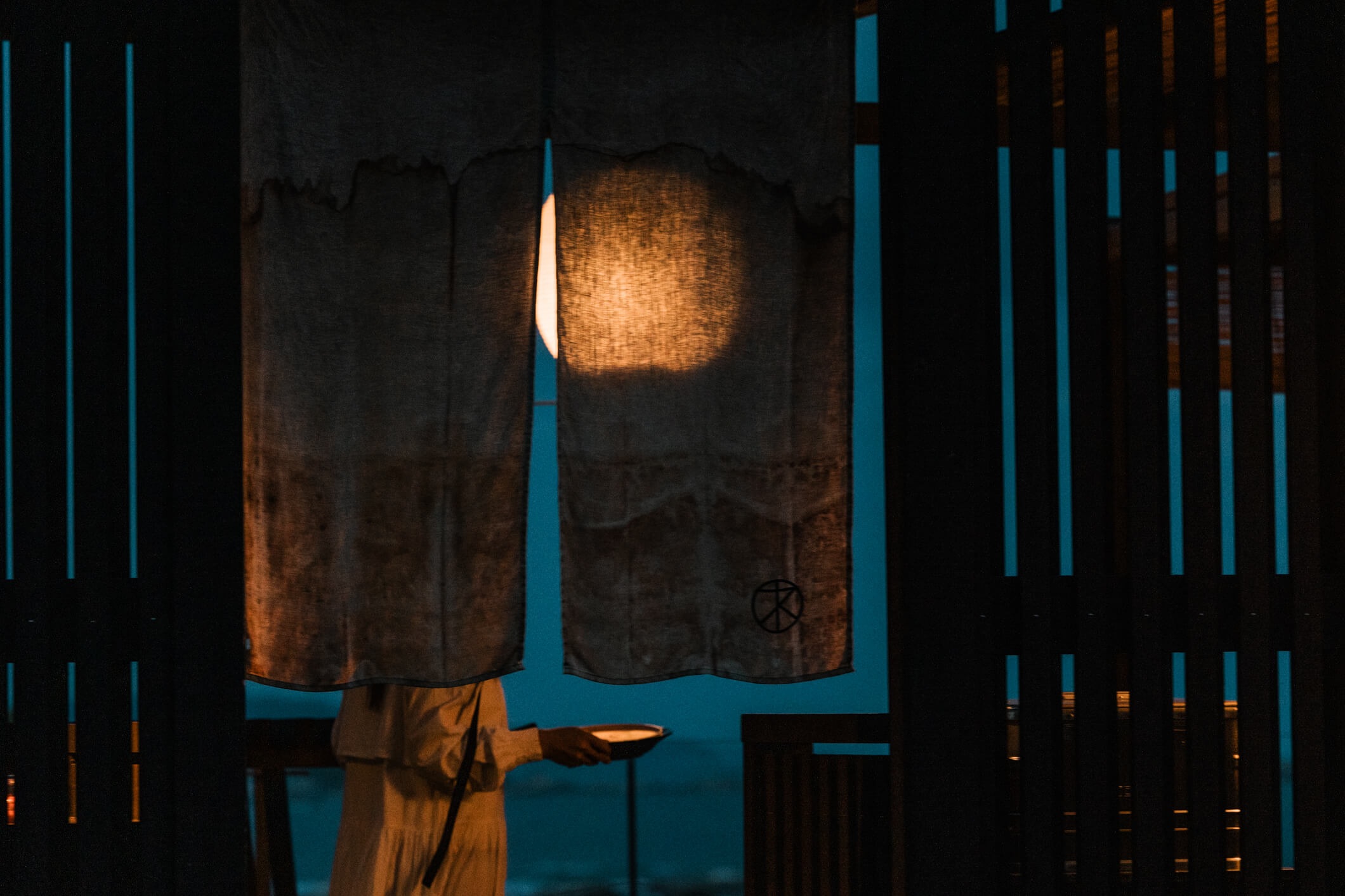 夜の暖簾