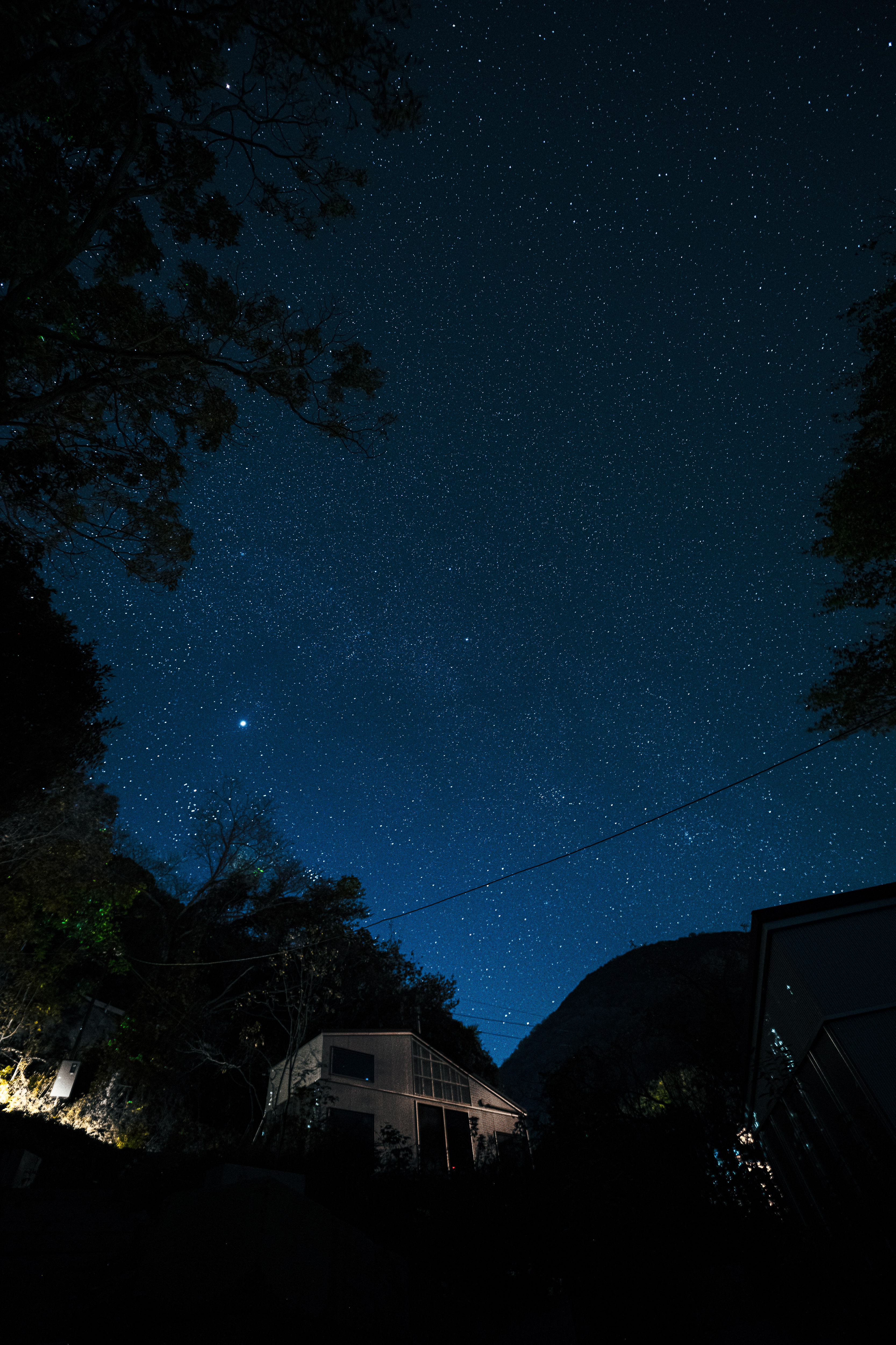 満点の星空に包まれて、深呼吸したくなる夜