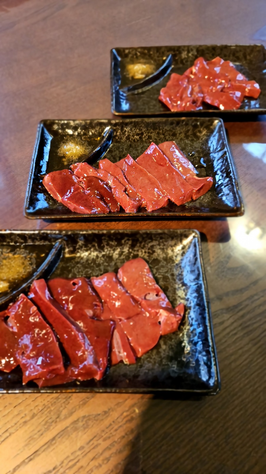 希少な馬のレバ刺し2〜３人前￥２５００