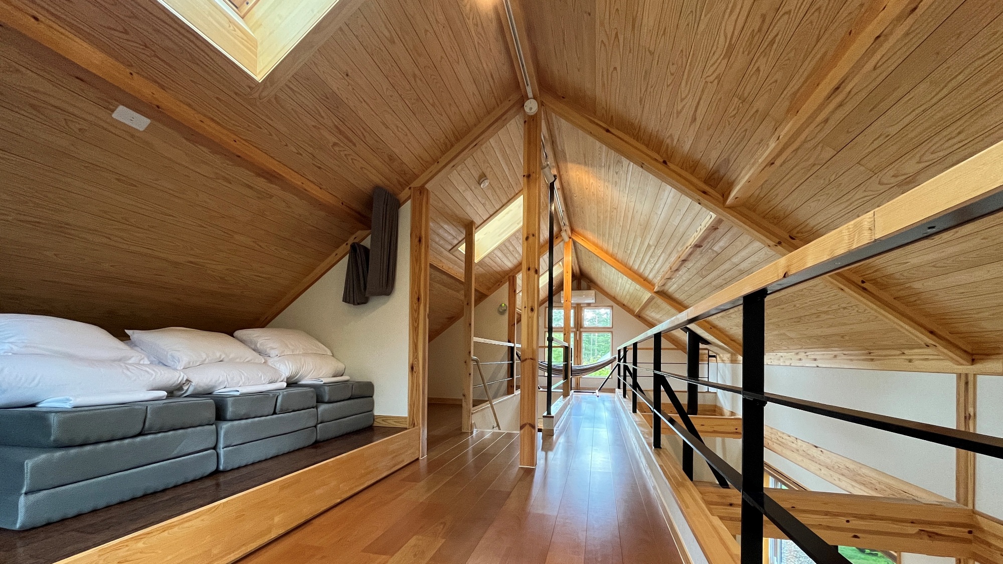 【B棟】ロフト風の2階