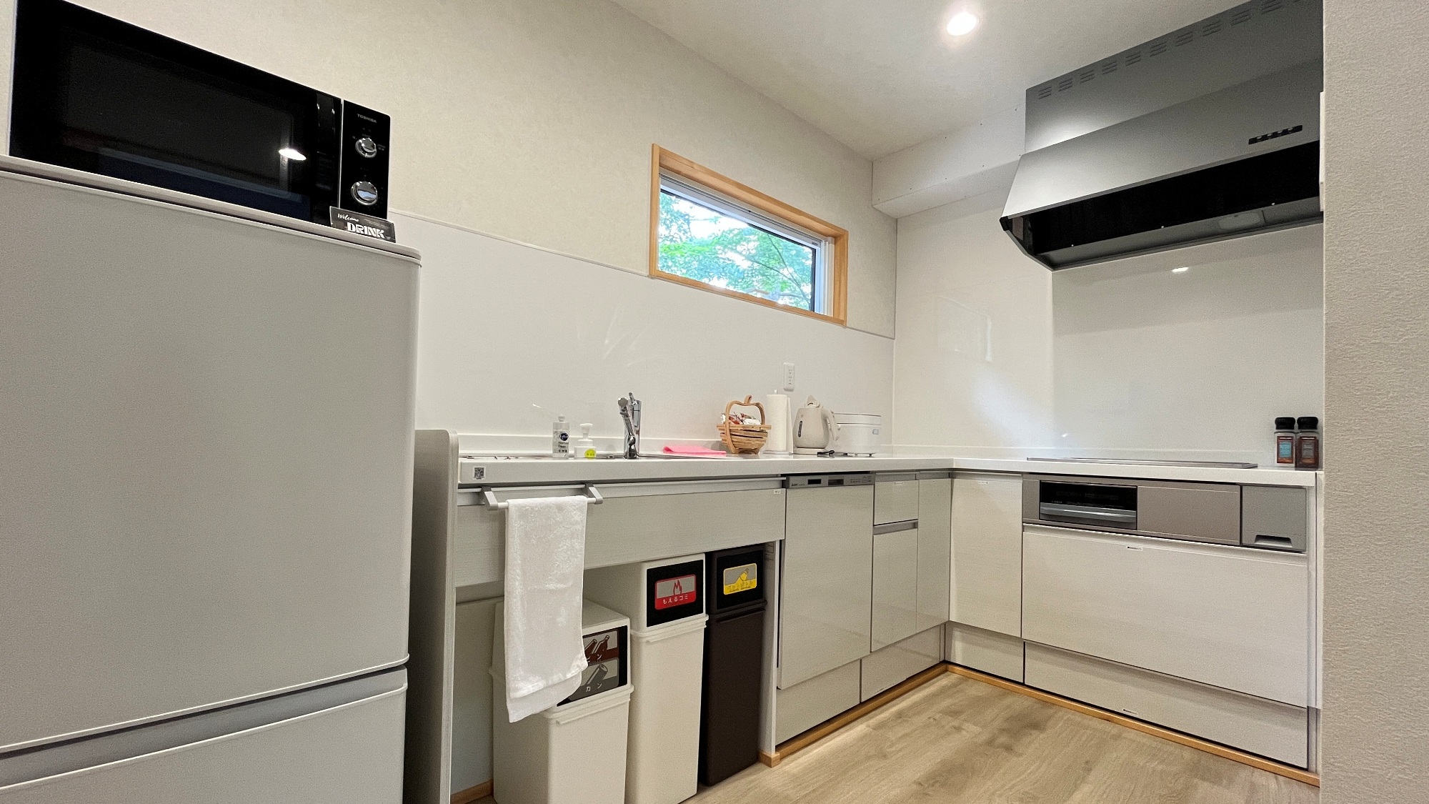 【B棟】広々としたキッチン