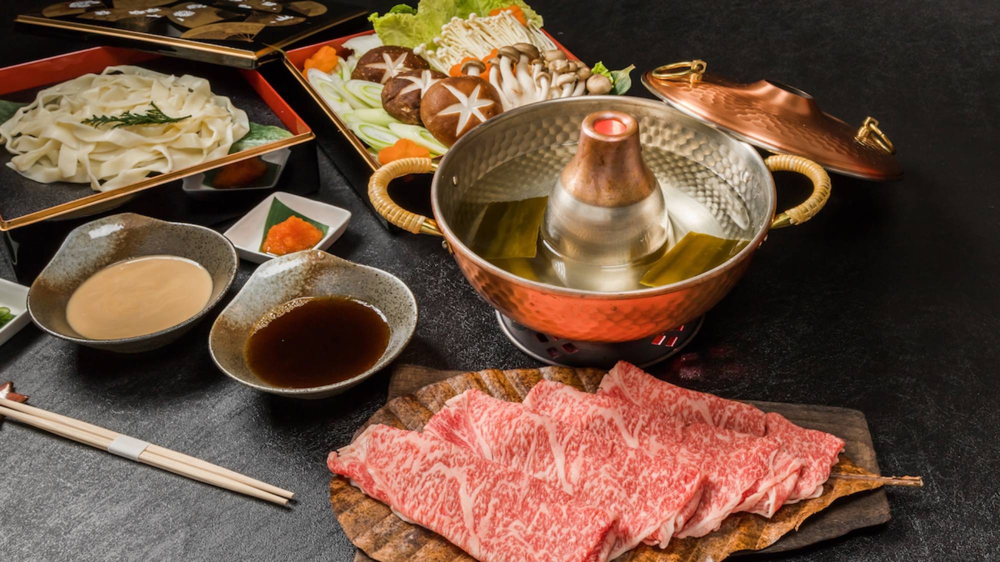  【夕・朝食付き】冬季限定＜夕食＞A5ランク黒毛和牛しゃぶしゃぶコース＜朝食＞ホットサンドセット