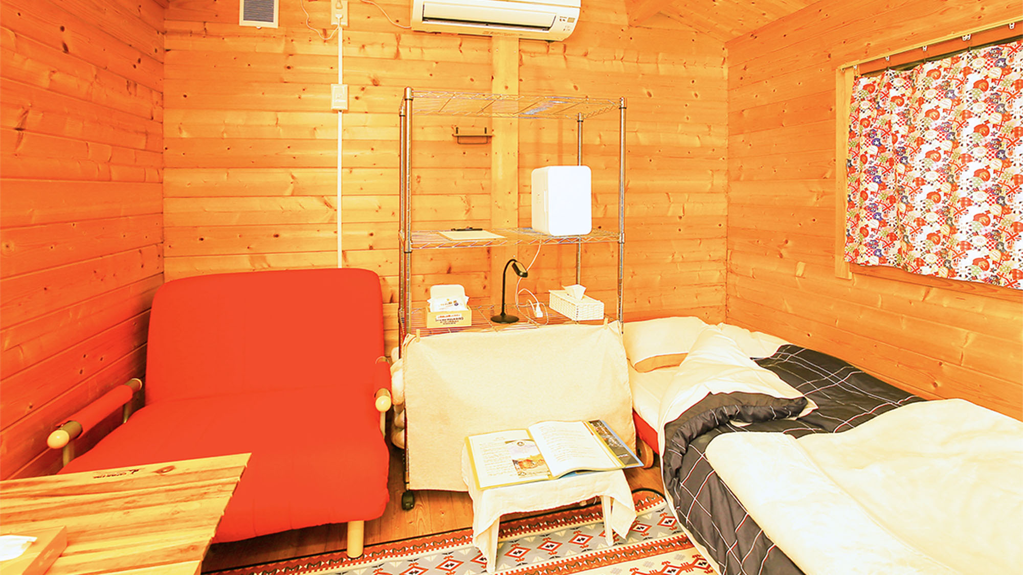 ・【ツインルーム】森の中に佇むコテージで贅沢な時間をお過ごしください