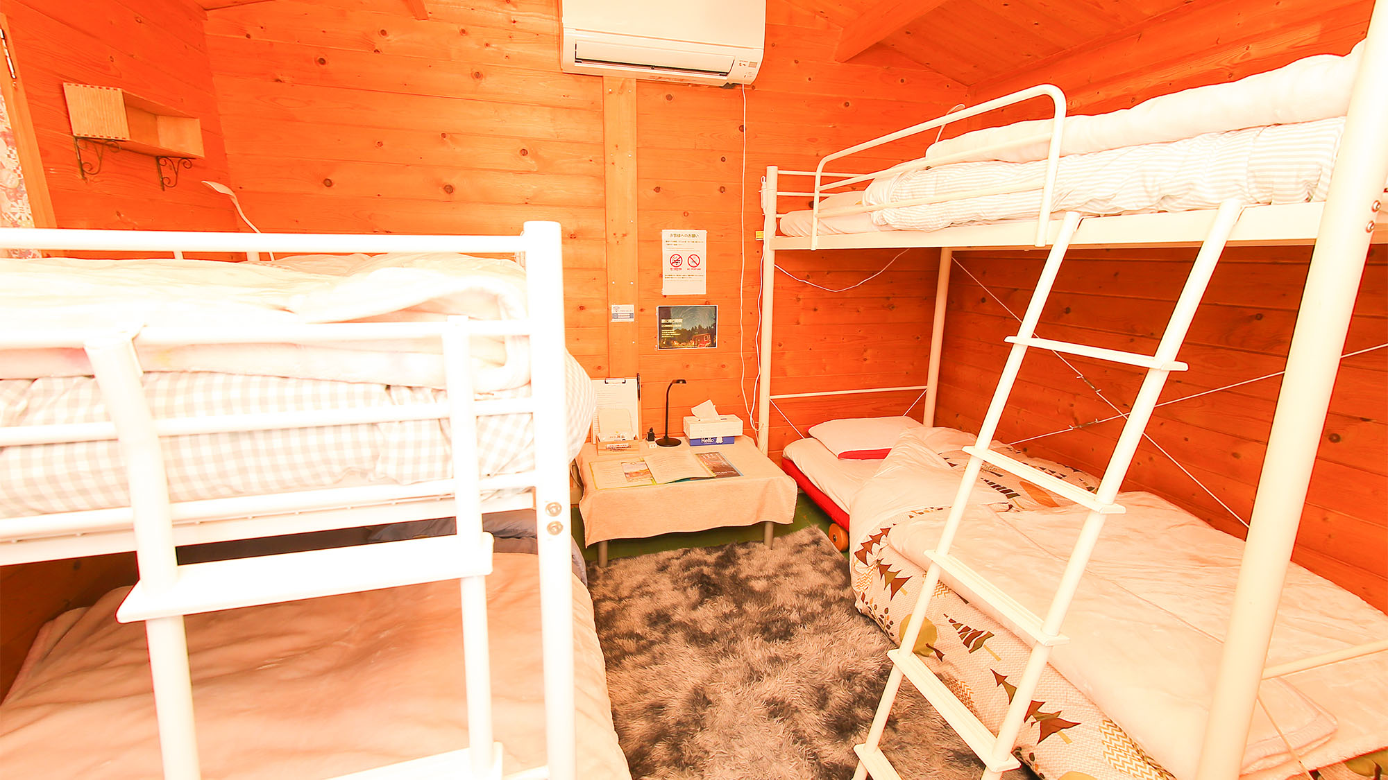 ・【ファミリールーム】お子様も大喜び　二段ベッドが2つ並んだワクワクのファミリールーム