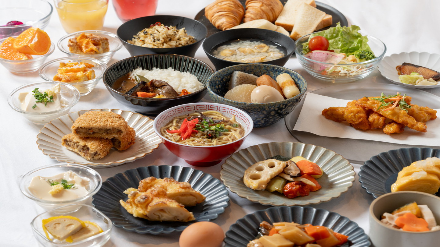 【朝食ビュッフェ】約50品をご用意した自慢の朝食ビュッフェです。