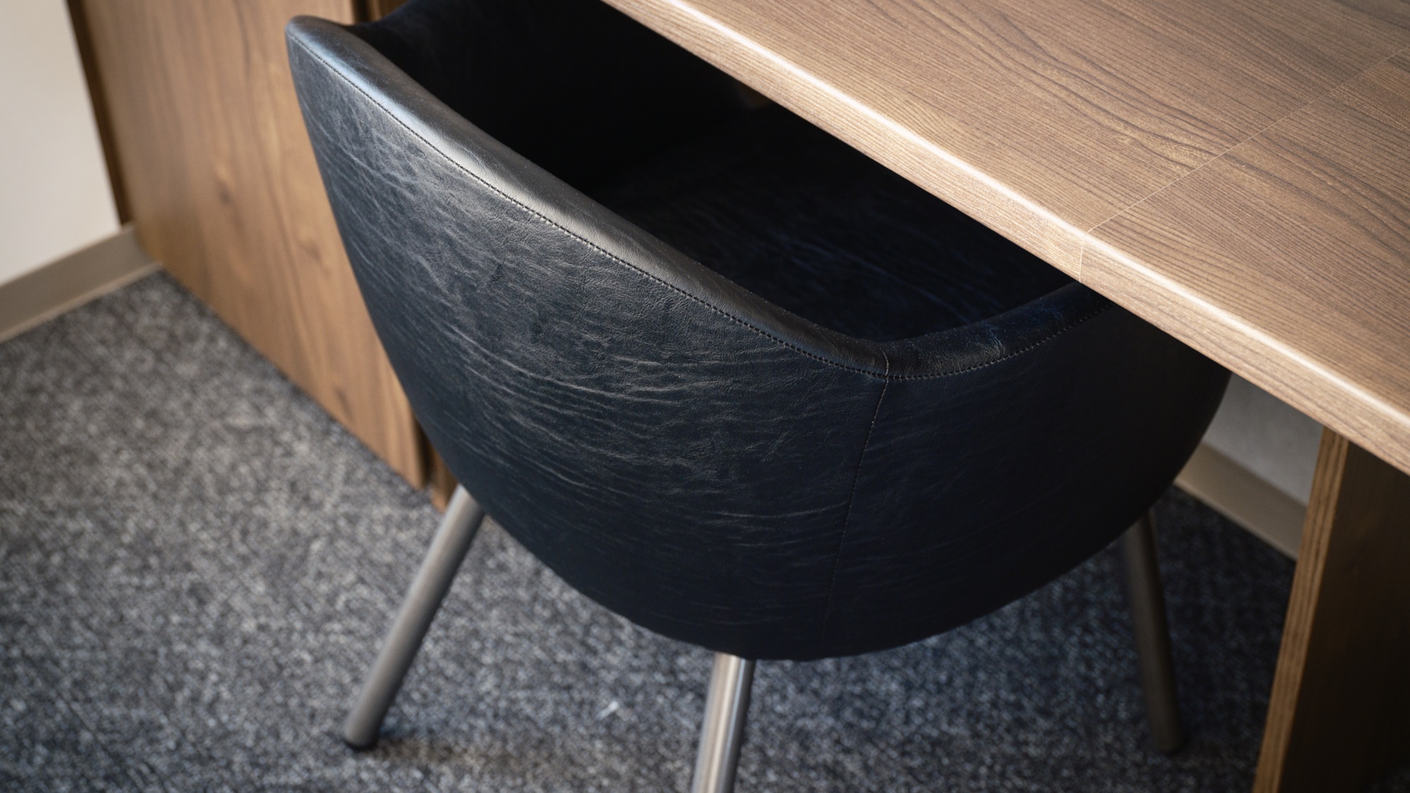 Concept夜-Nox-┃客室のカウンターデスク＆チェア