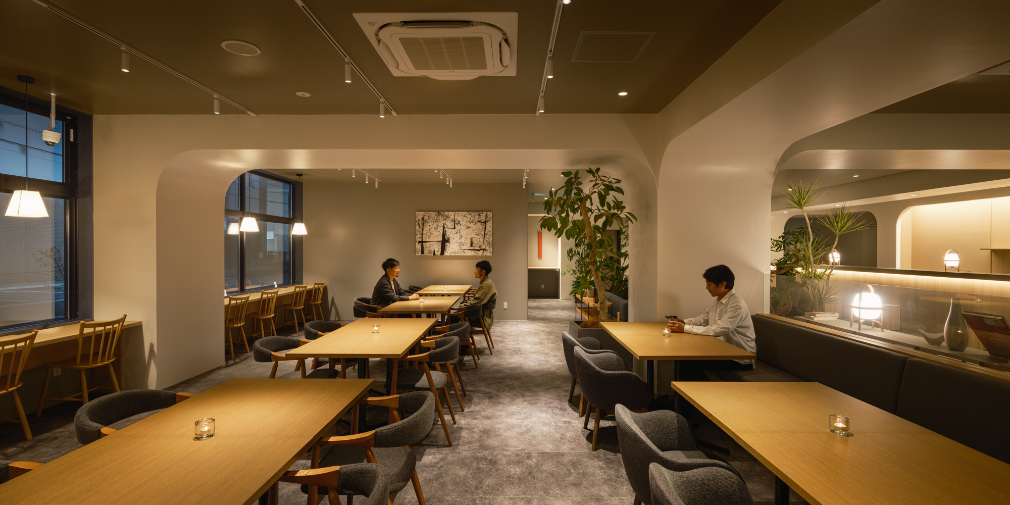 ロビー×ラウンジ×コワーキングスペース×朝食会場　チェックイン前後におくつろぎください。