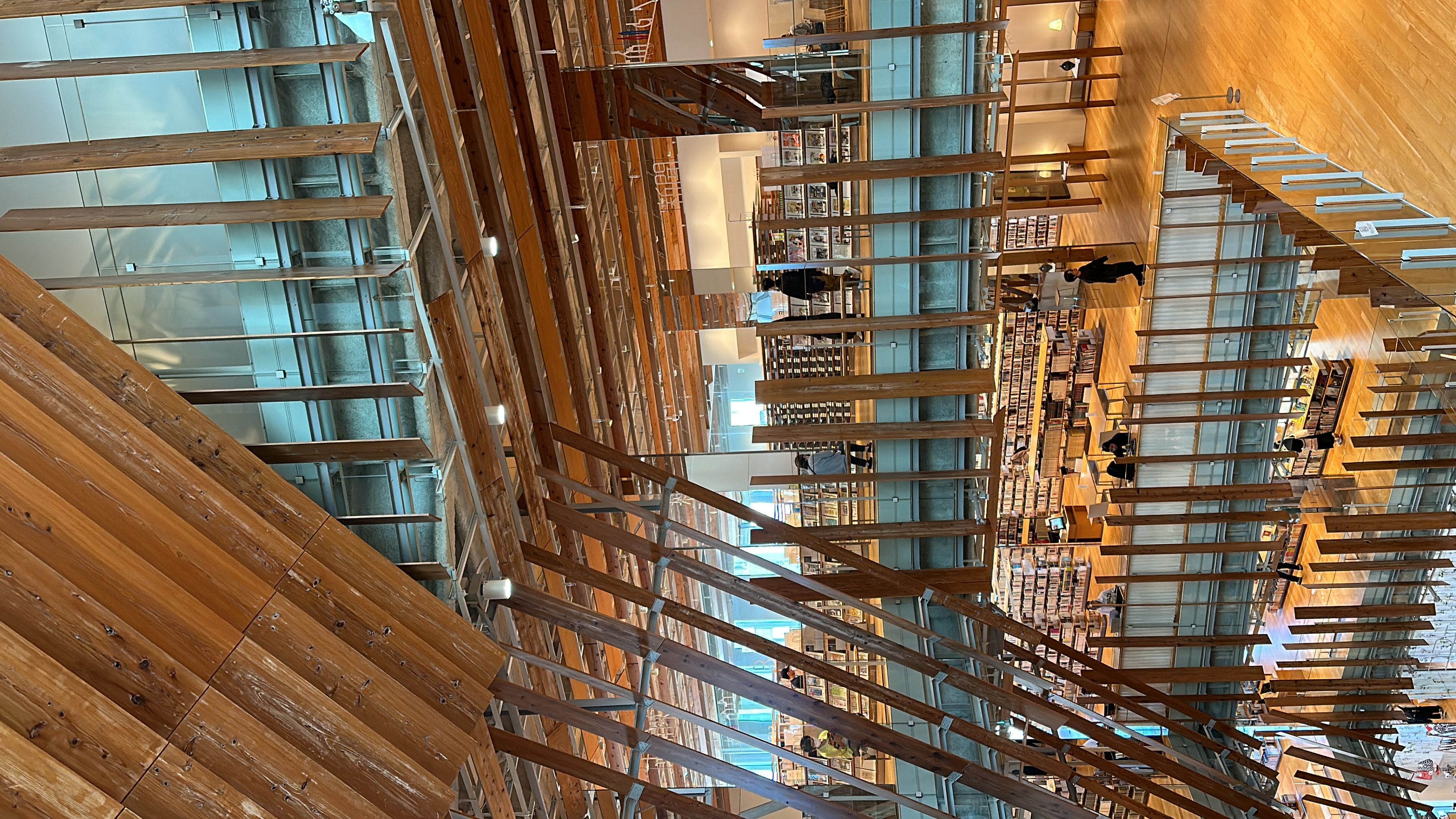 周辺施設_富山ガラス美術館