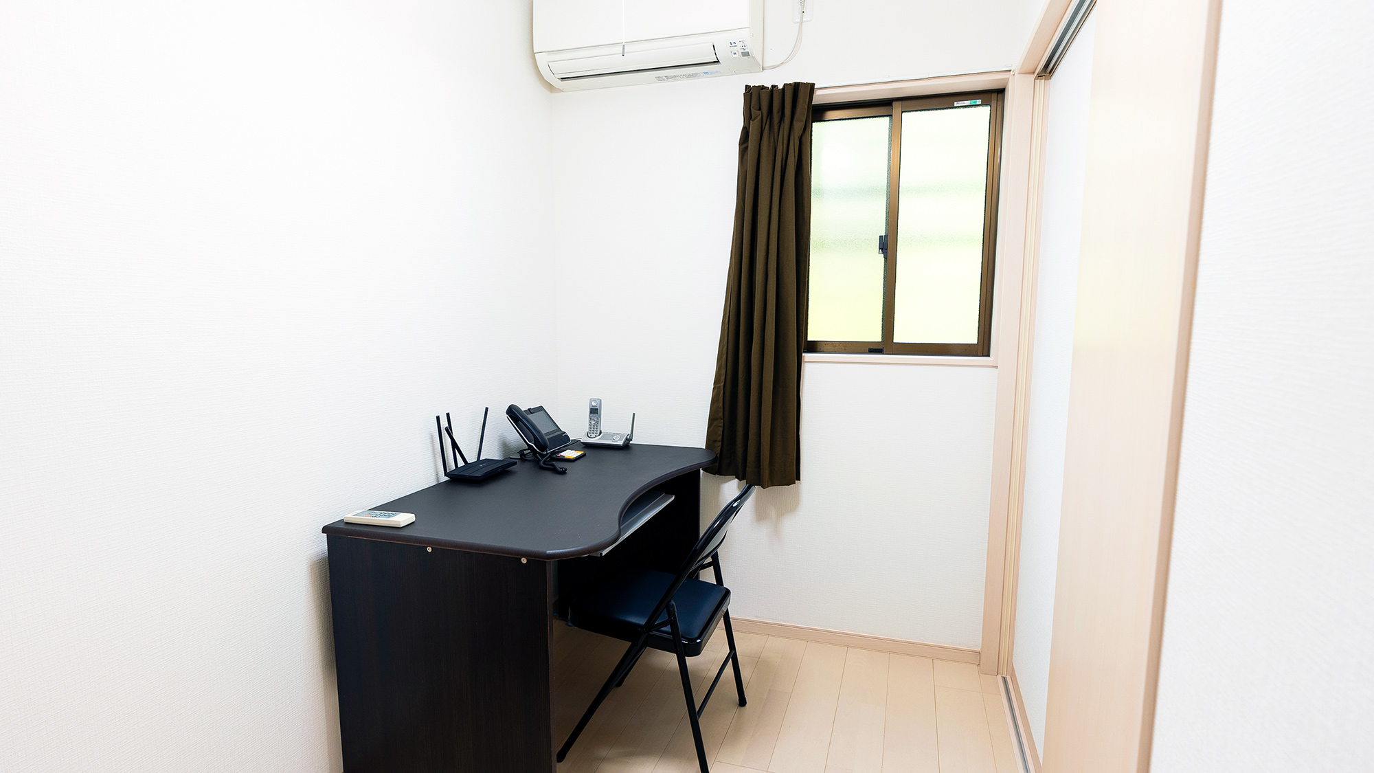 ・【書斎】仕事も捗る、Wi-Fi完備の書斎