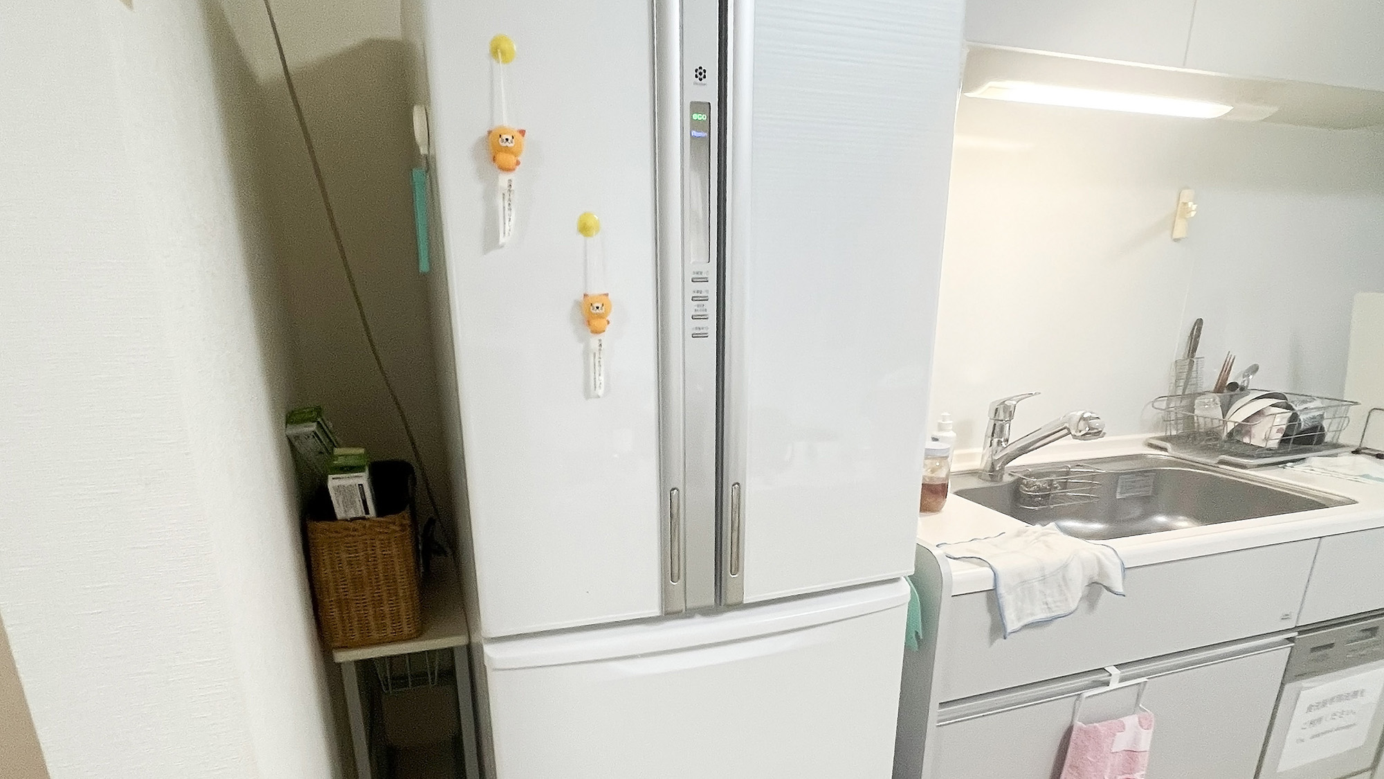 ・【キッチン】大容量の冷蔵庫を完備。お飲み物や食材がたっぷり入ります