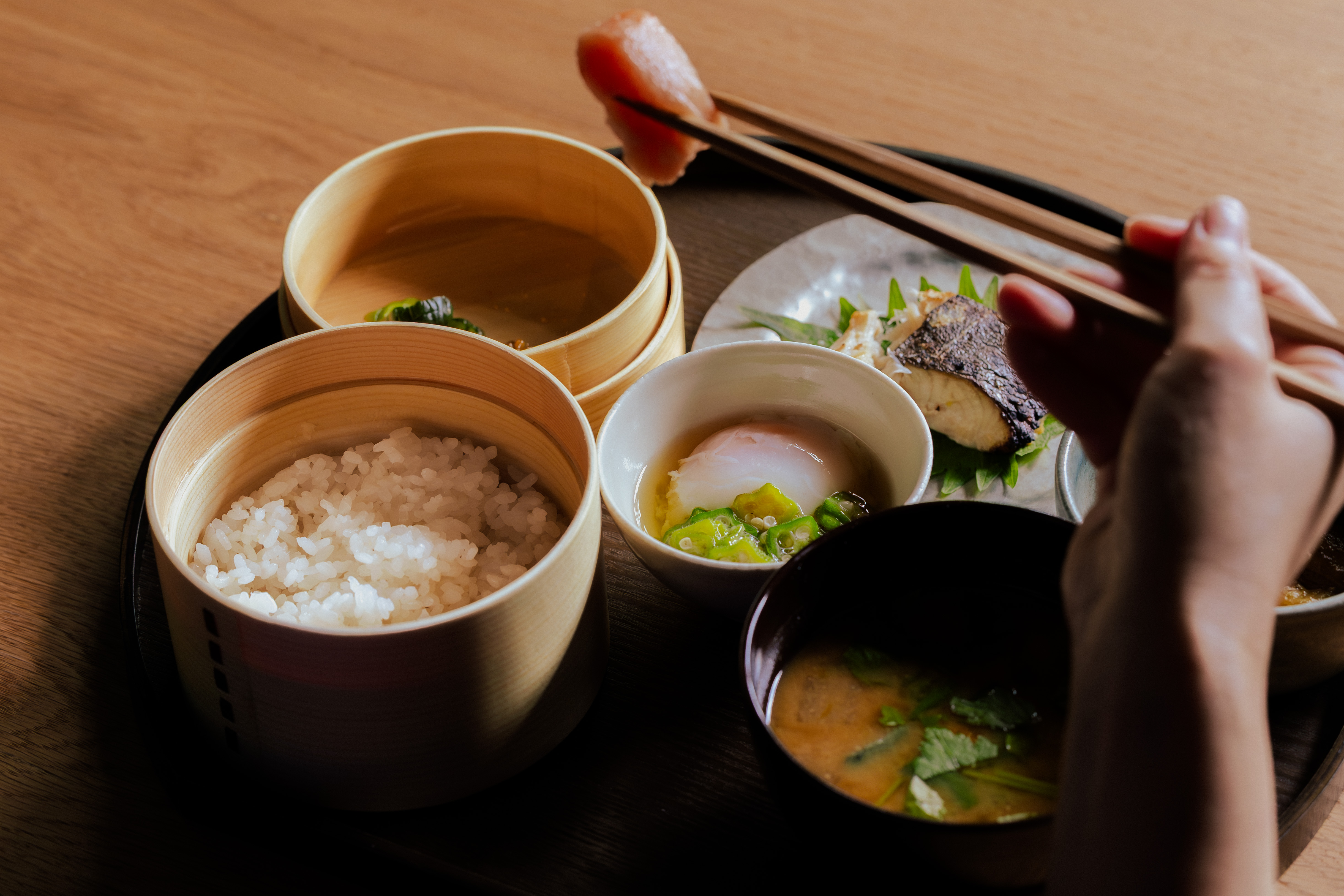 ダイニングラウンジ和朝食