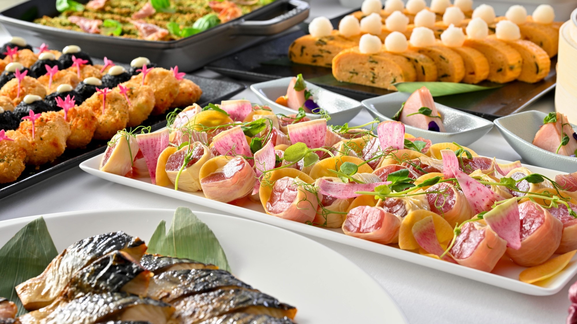 【2周年ありがとう！】限定アイスパック＆オマールエビフライ付きお祝いプラン＜2食付+入館券付＞