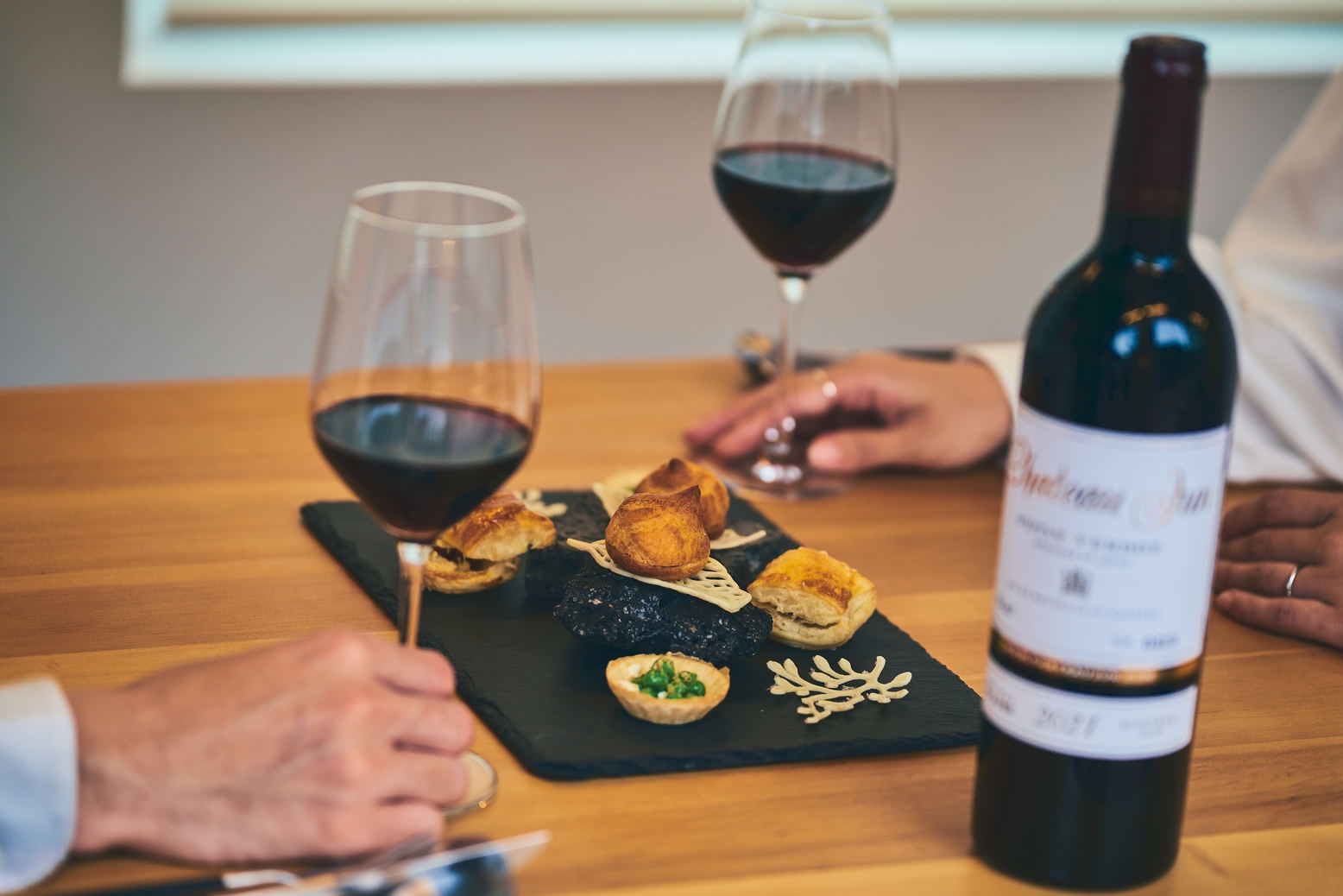 【早割90】ディナー・朝食付きプラン｜地元山梨県産の旬食材を香り高い薪火フルコースで堪能