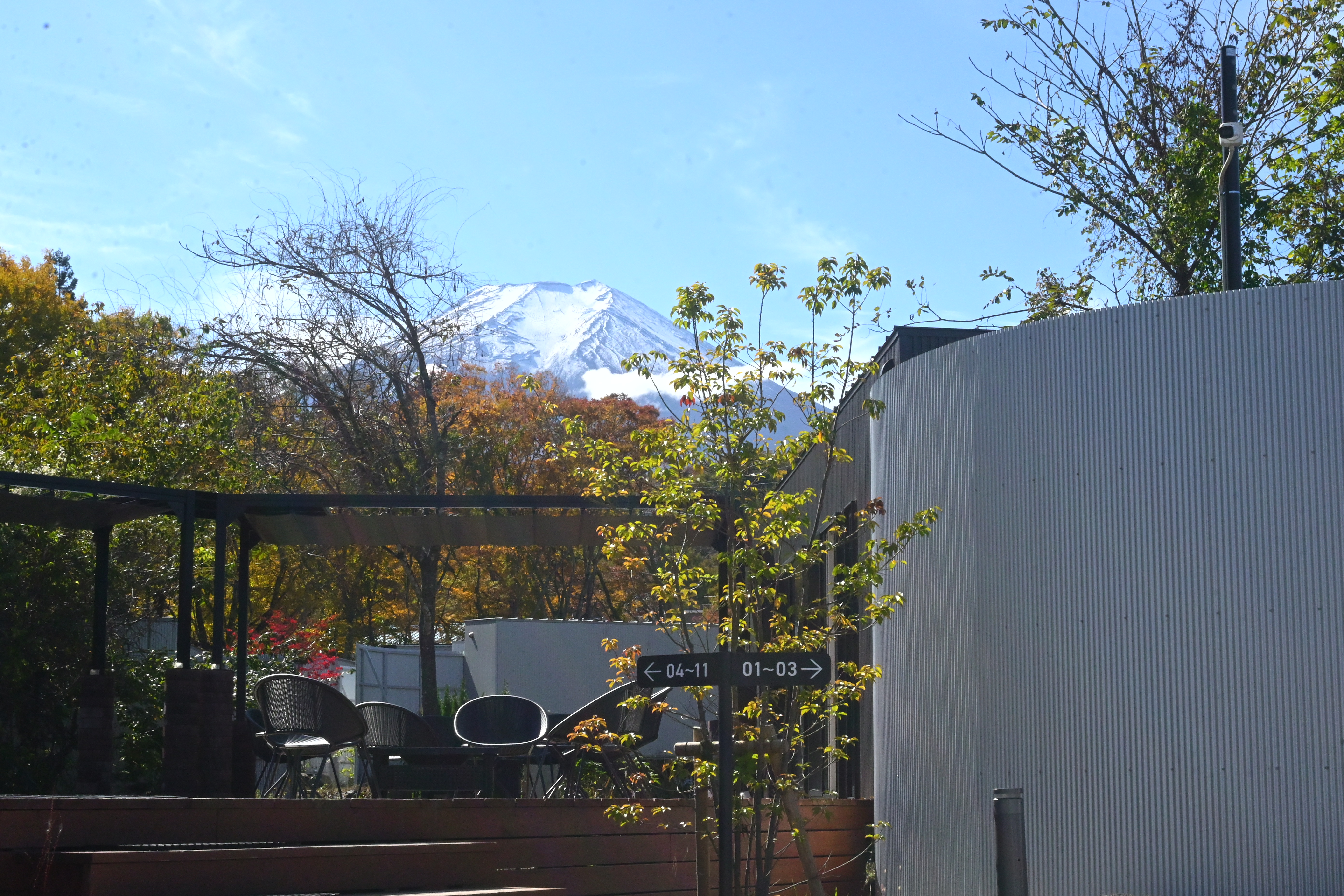 紅葉と富士山が織りなす日本の秋