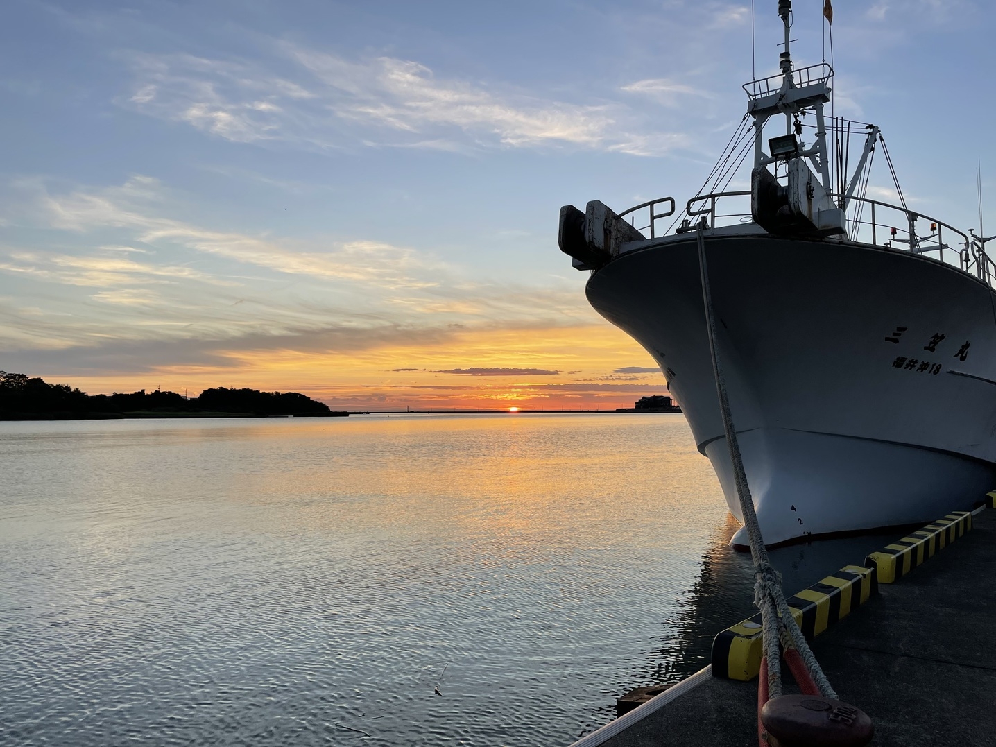 【気軽な素泊り】地元の飲食店を食べ歩いたり・簡易キッチンで地元ならではの食材を使って料理も楽しめます