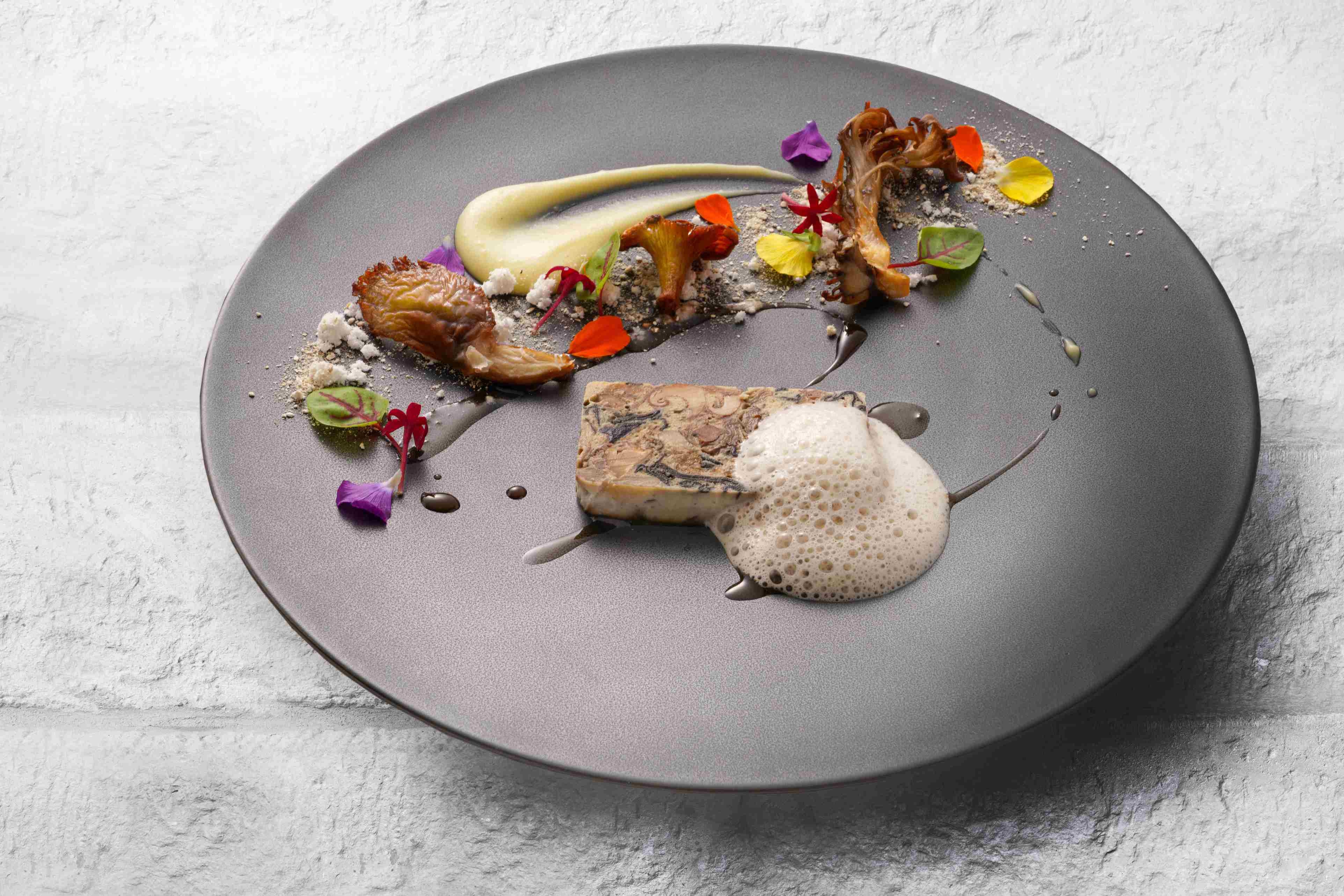 シャンパン含むフリーフローとディナーコース付きプラン〜２食付〜