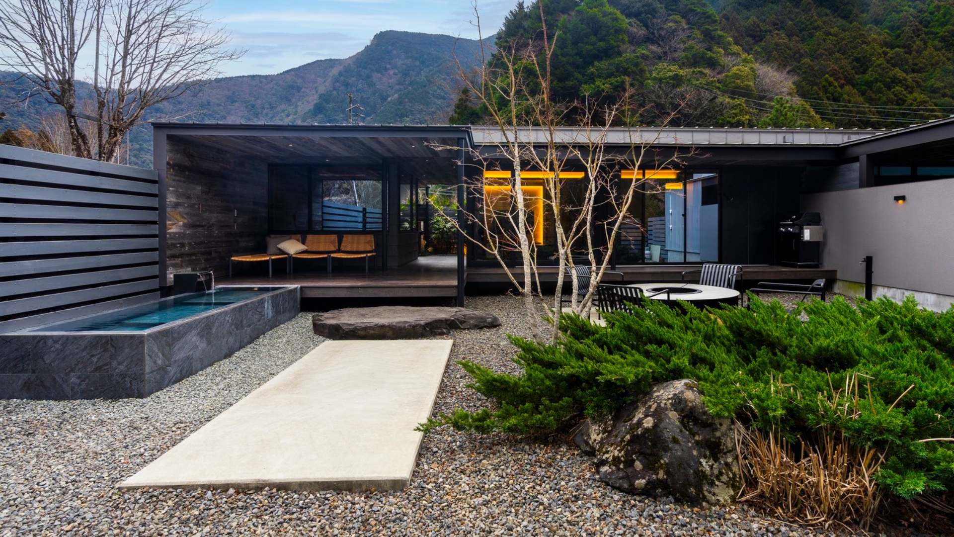 和 sauna villa 【IRORI-囲炉裏-】