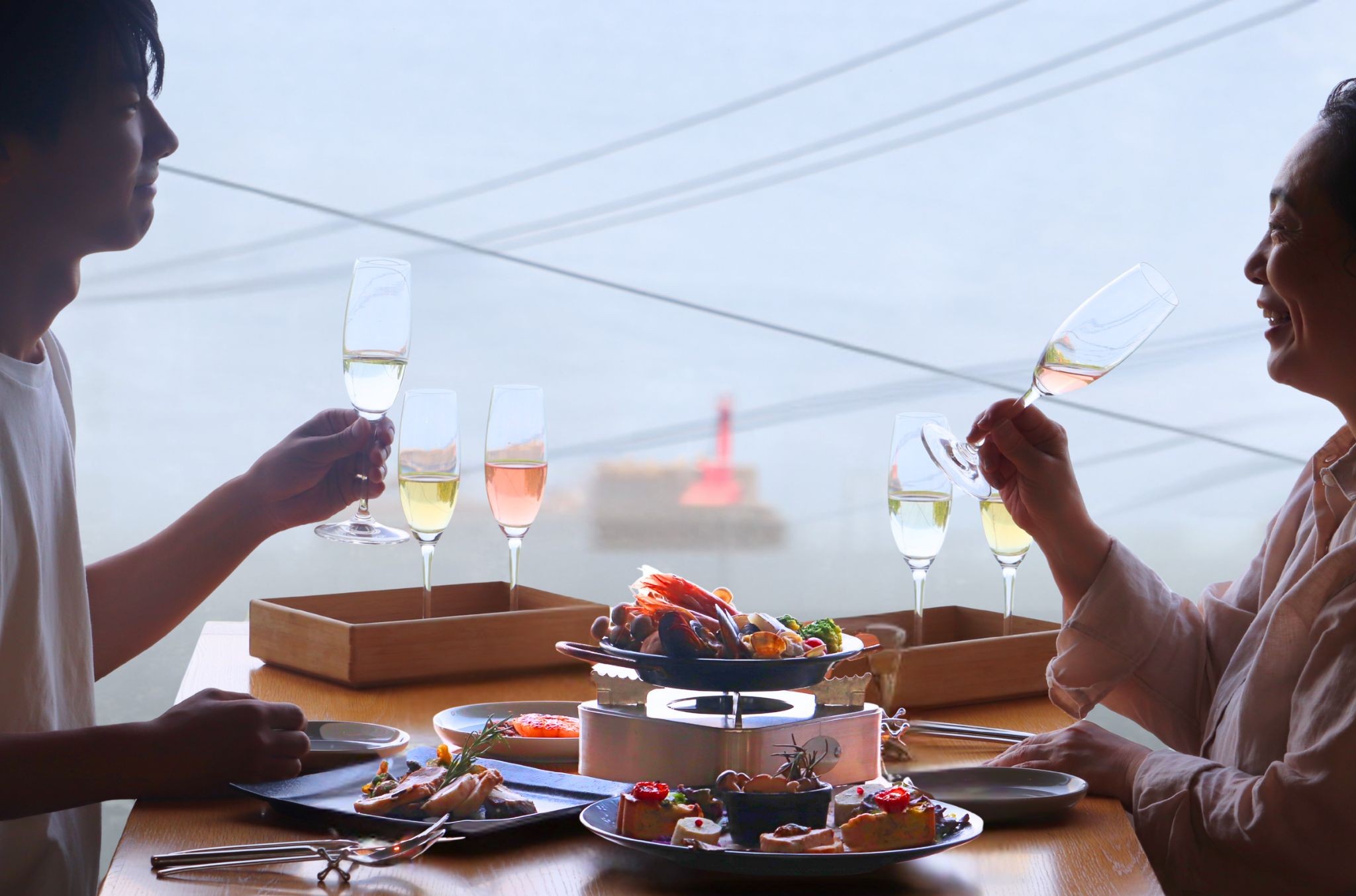 【秋】自然の中で、五感をほどく大人の隠れ宿プラン～ワインを楽しむ秋の真鶴時間～