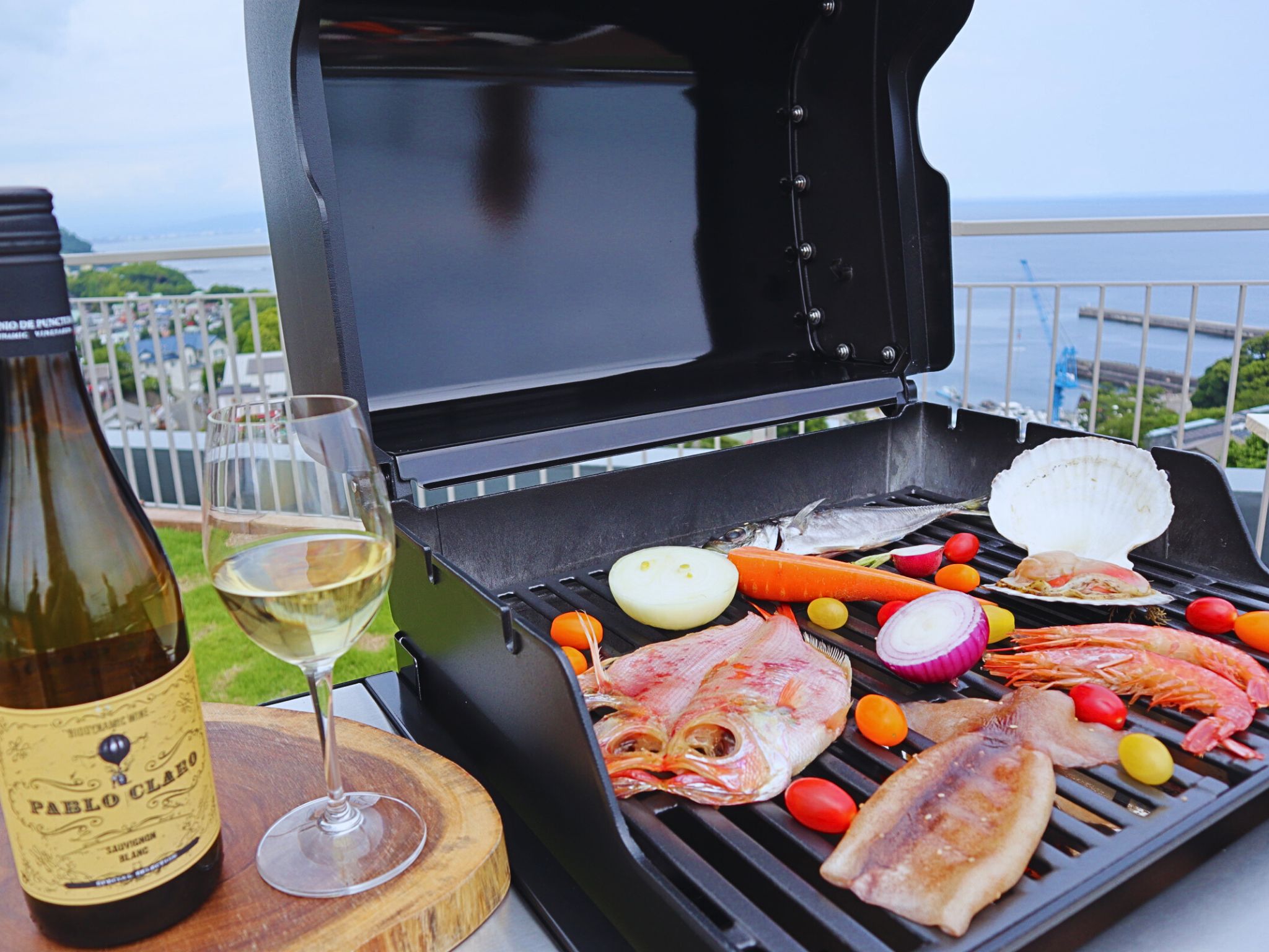 ＜相模湾を見渡すルーフトップBBQ・Yunagi夕凪-魚介とお肉の盛り合わせ-＞