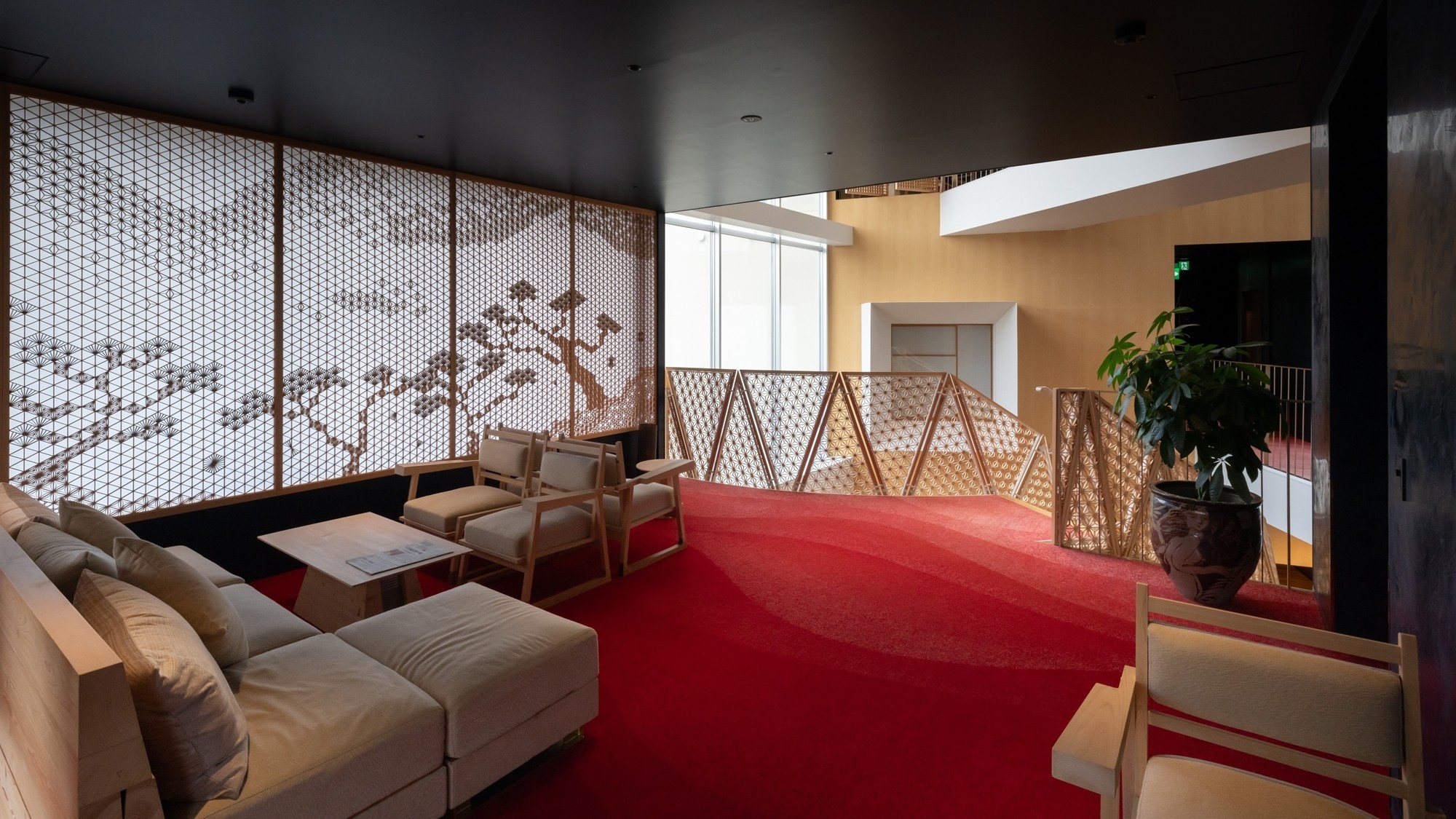 【ラウンジ】ラウンジスペースは、ワーキングスペースとしてもご利用いただけます。