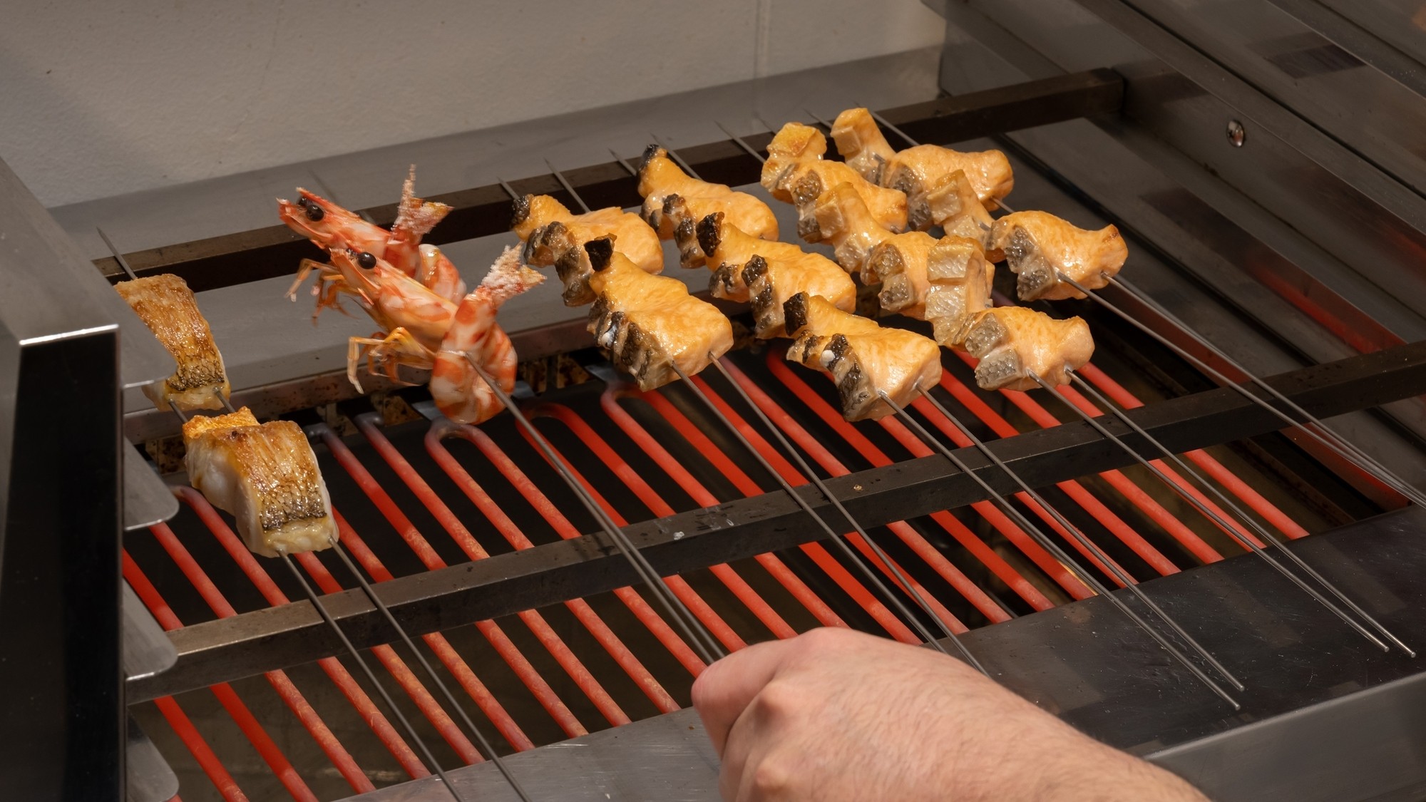 【夕食一例】様々な調理法で、味わい深い旬の料理をご提供いたします。