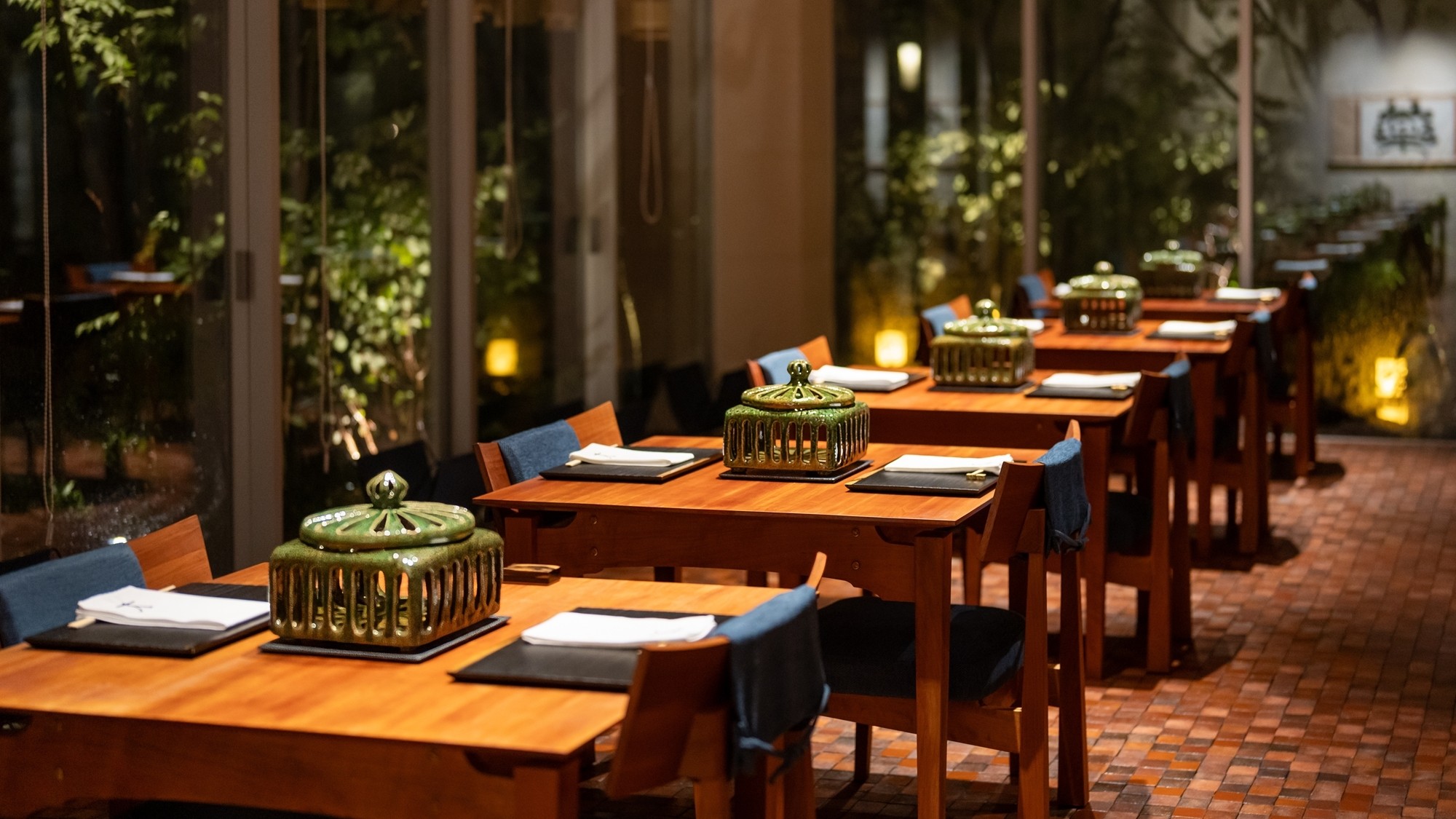 【レストラン】温かみのある雰囲気でゆったりとした時間をご満喫ください。