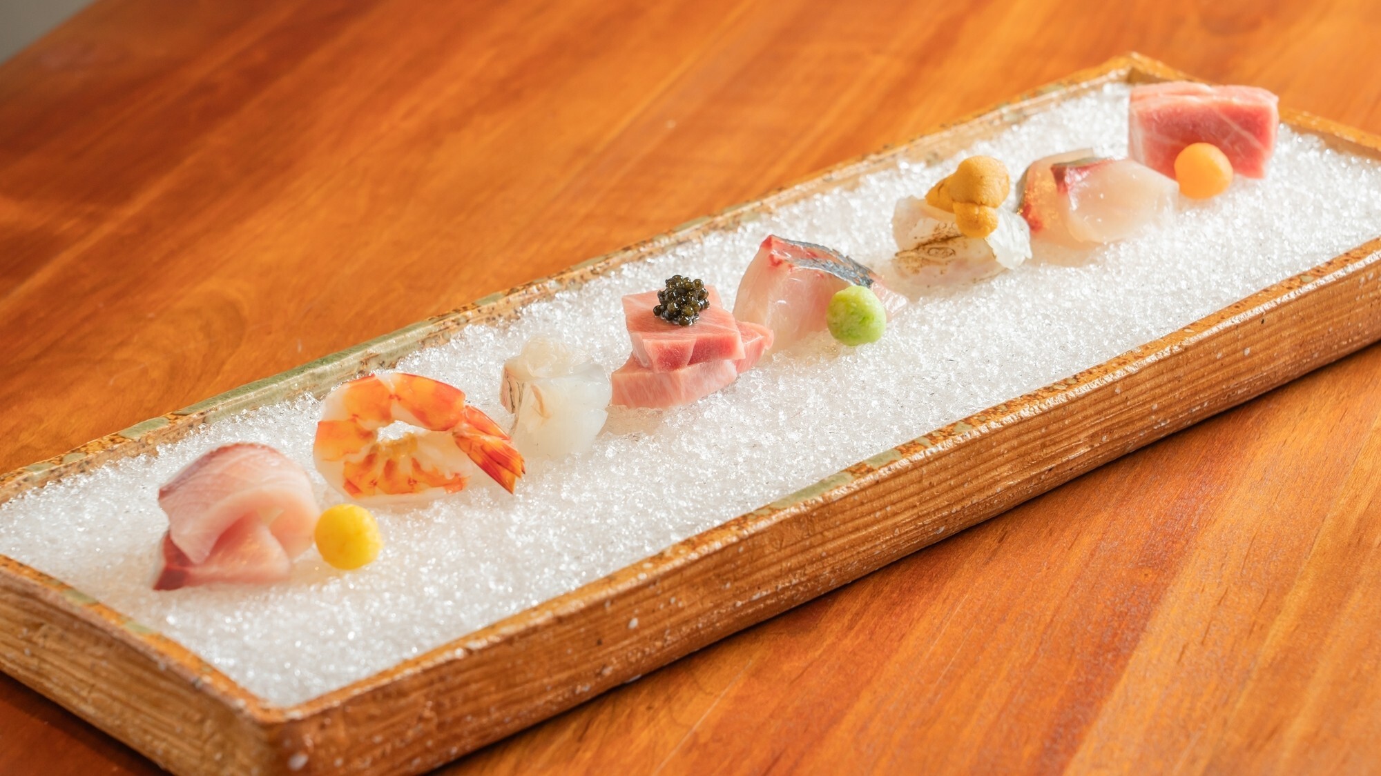 【夕食一例／お造り】その時期でしか味わうことの出来ない料理をご提供いたします。