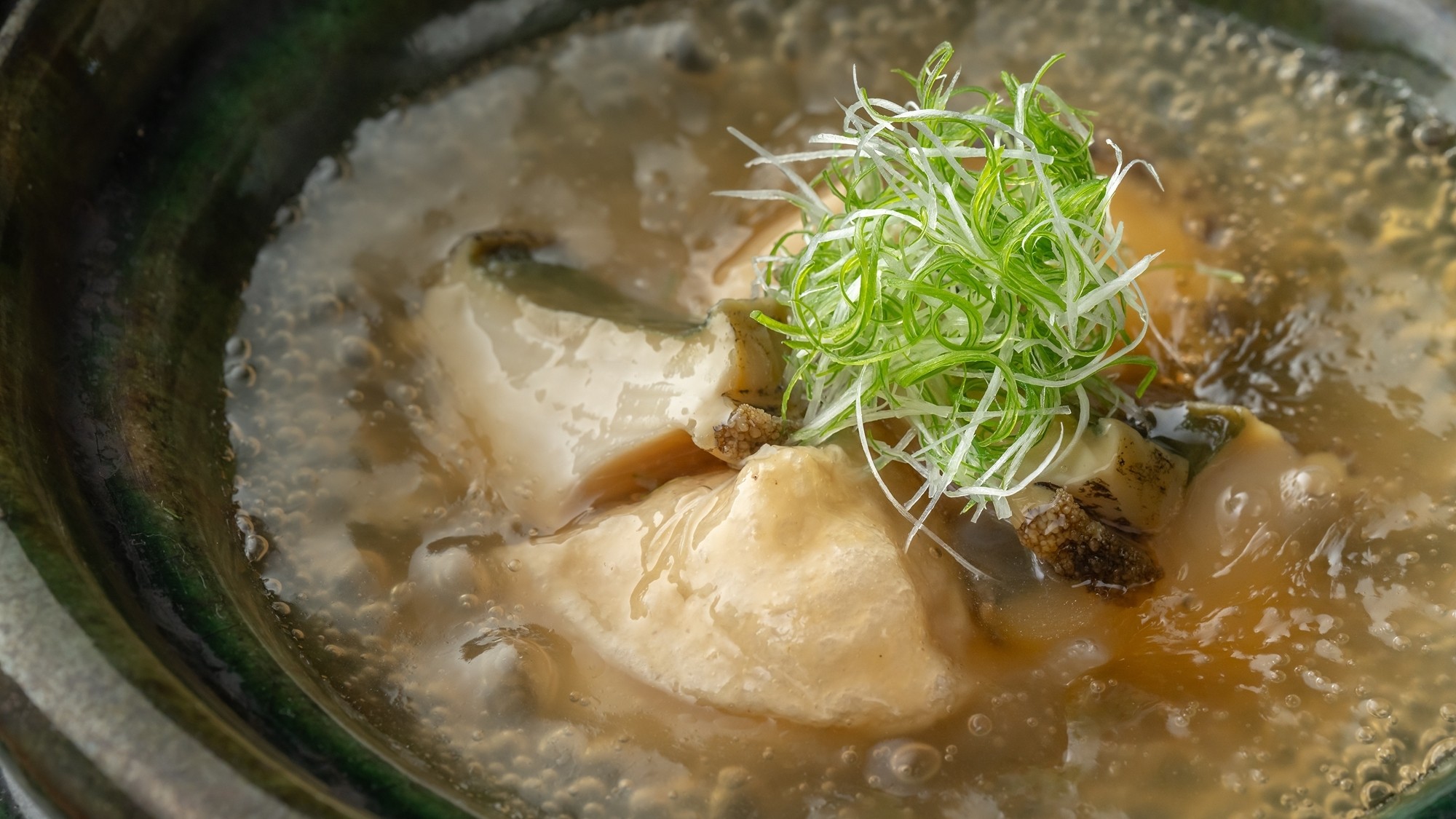 【夕食一例】島根県産黒アワビを贅沢にご堪能いただけます。