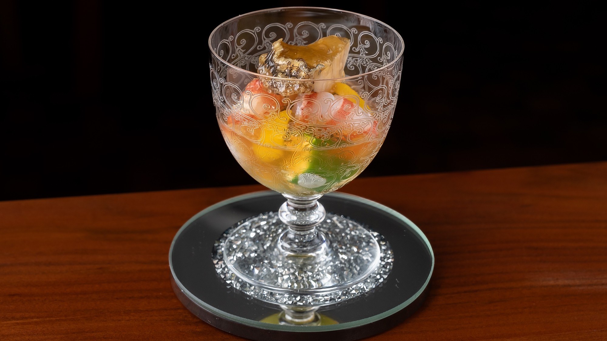 【夕食一例】旬の素材を活かす最高の味わいを繊細な職人技でご提供いたします。