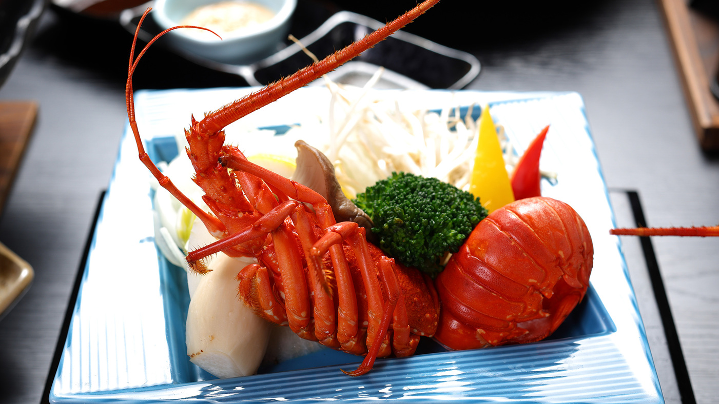 和歌山紀南の高級食材『伊勢海老』を豪快にたべ尽くす　伊勢海老づくしプラン【萱】